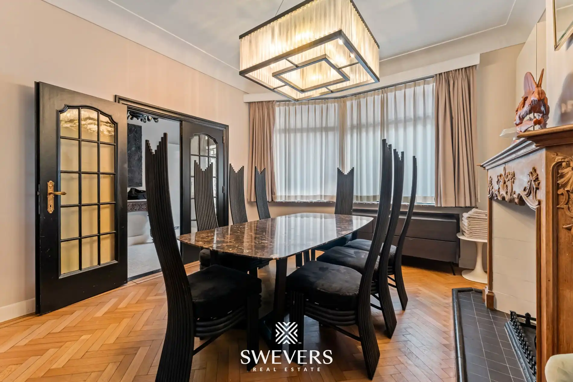 Exclusief gerenoveerde stadswoning met garage en drie terrassen in hartje Hasselt foto 17