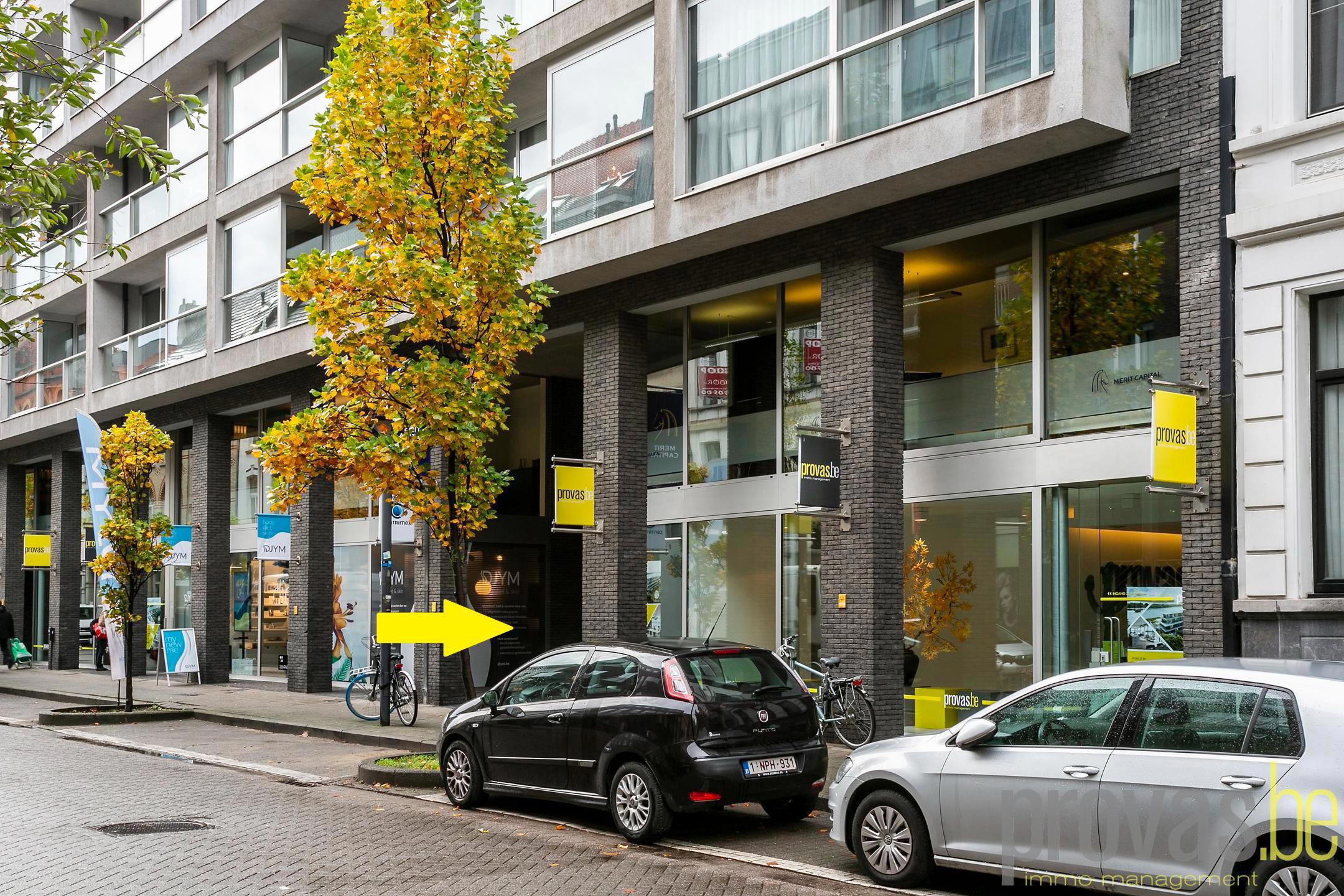 KANTOORRUIMTE TE HUUR NABIJ HET KONINKLIJK MUSEUM  foto 2