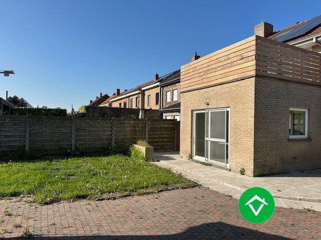 Instapklaar gelijkvloers appartement met tuin en garage in rustige wijk te Eernegem foto 16