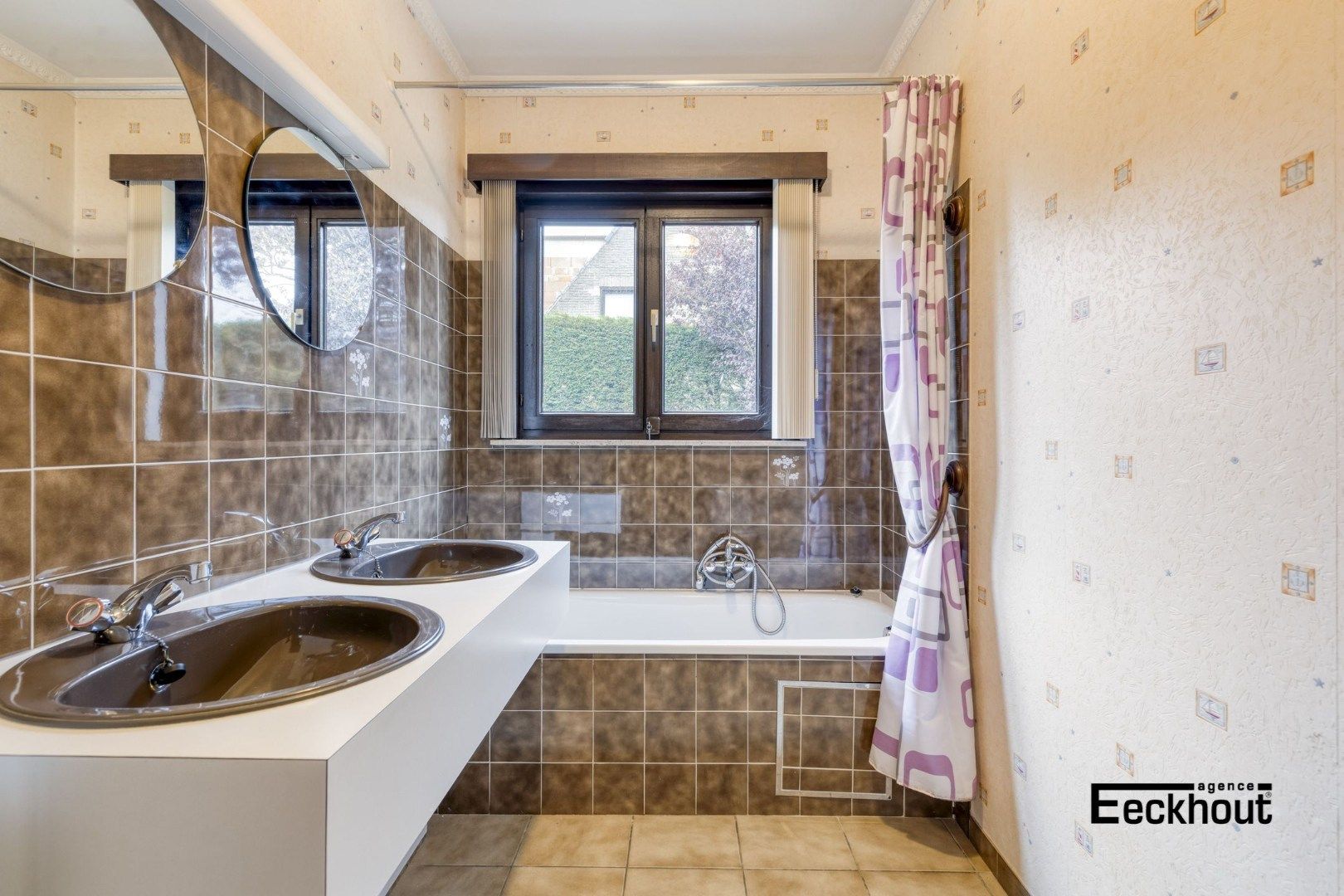 Verzorgde villa met garage in een brede, rustige straat in residentiële wijk! foto 15