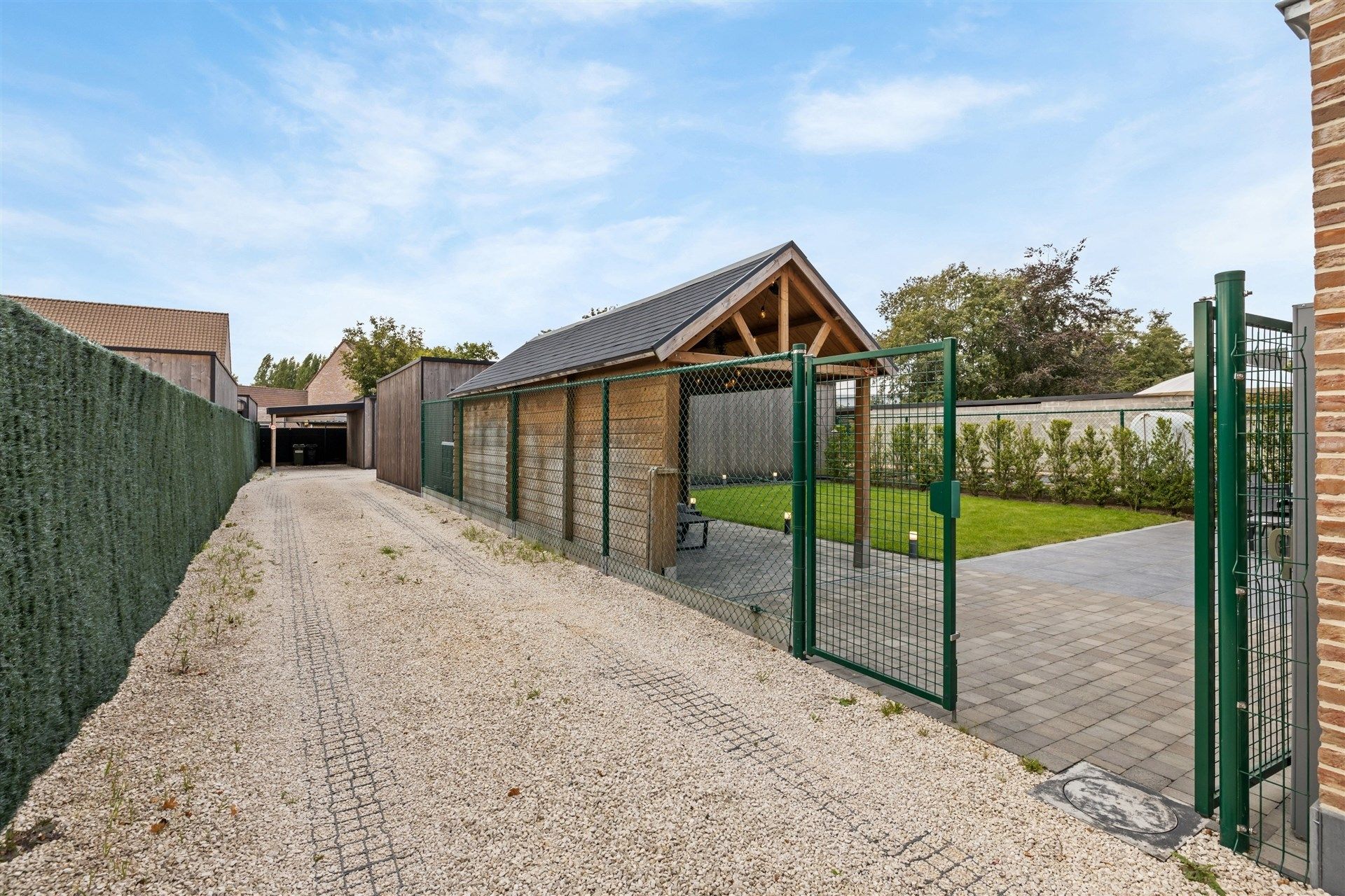 Uitstekend gelegen gelijkvloersappartement met 2 slaapkamers, zonnige tuin en garage (108m²) foto 21