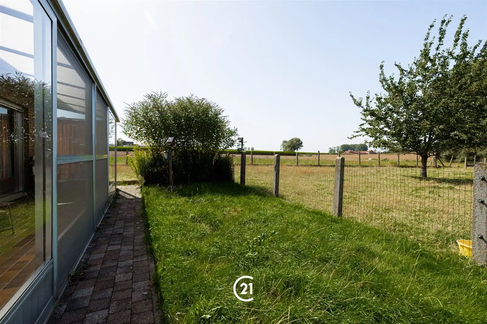 Op te frissen villa/bungalow met weide op 36are90 met 3 slaapkamers foto 15