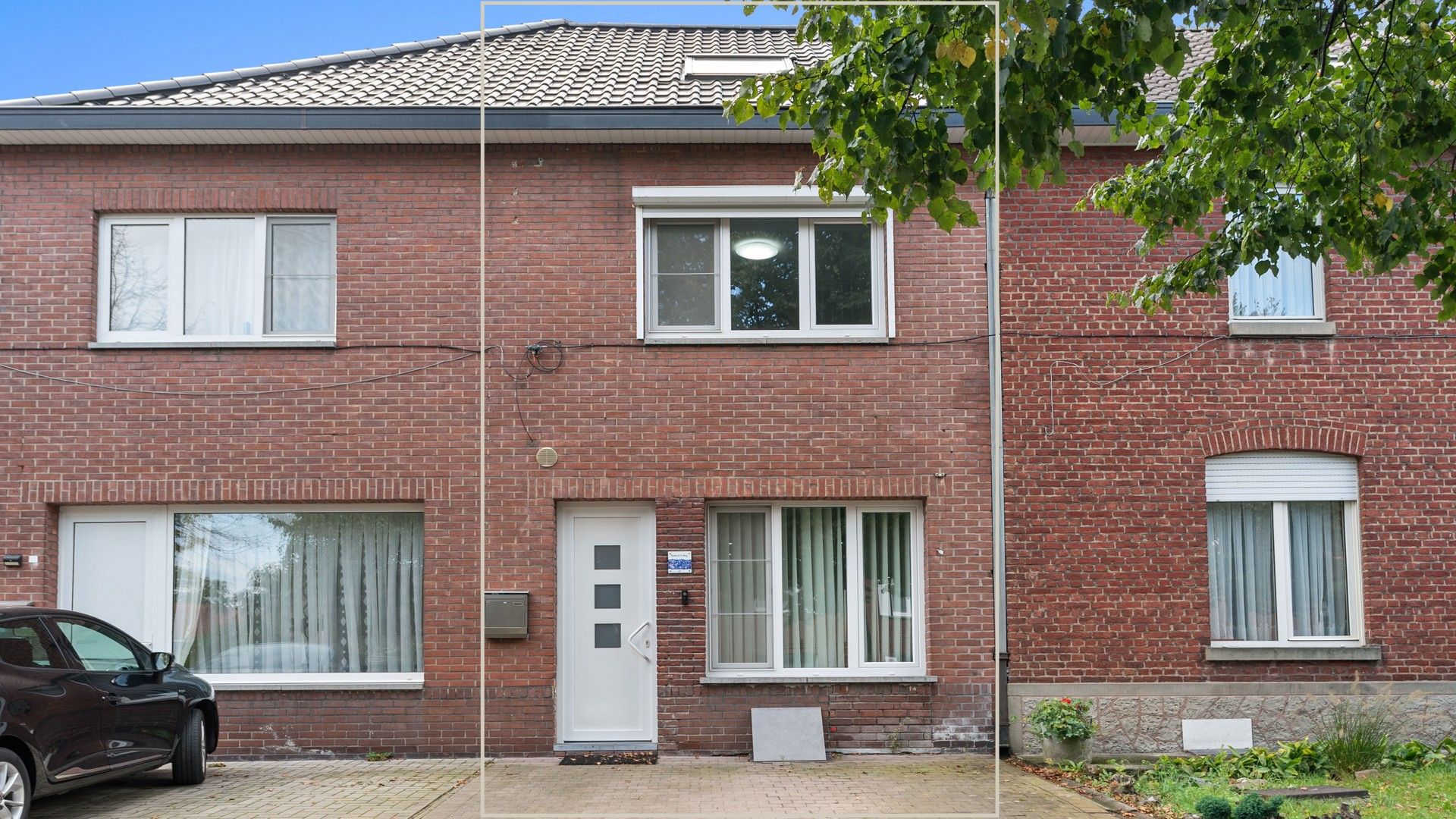 Instapklare en volledig gerenoveerde woning vlakbij Genk centrum foto 16