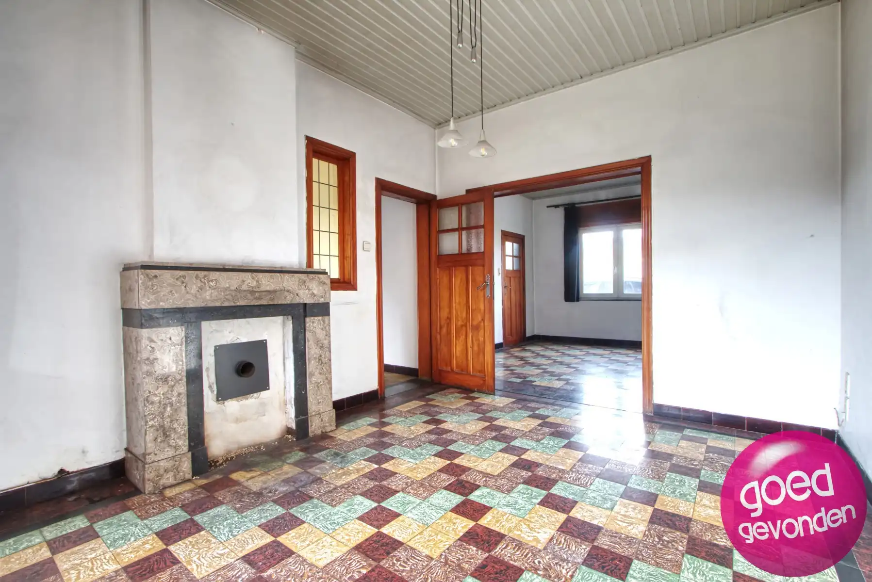 TE RENOVEREN WONING - 3 RUIME SLK - TERRAS - TUIN - PARKING foto 5