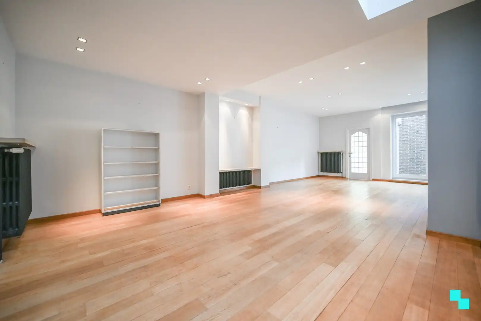 Ruime woning met polyvalente ruimte, garage en tal van mogelijkheden in Emelgem foto 10