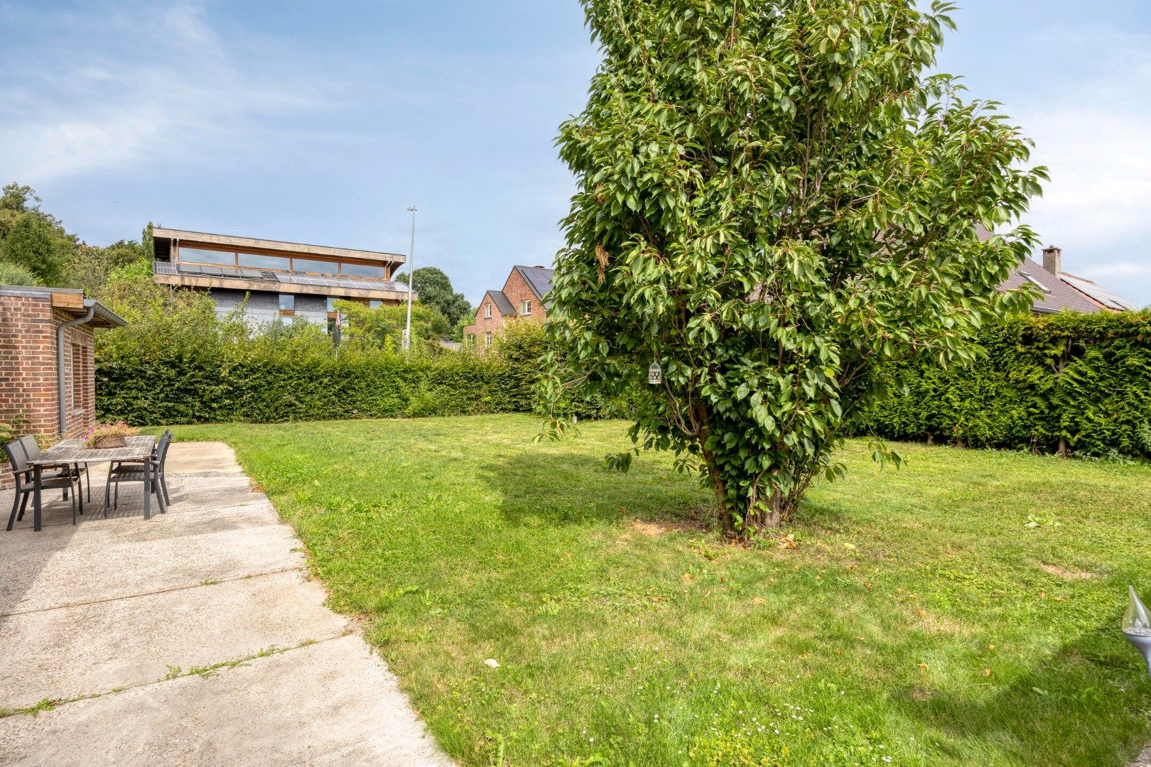 Grote woning met mooie tuin en 2 garages in Tongeren-Vreren foto 25
