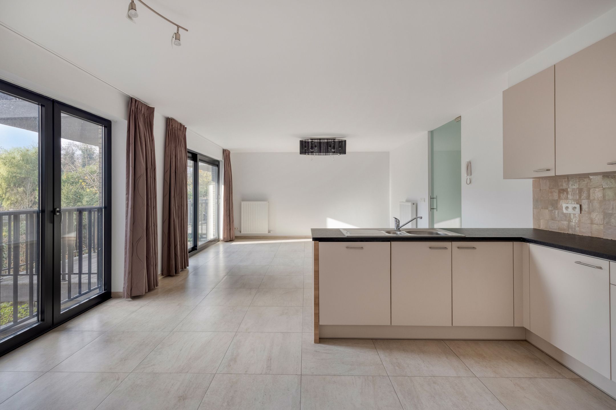 Licht en gezellig 2-slaapkamerapp in Klein-Willebroek foto 2