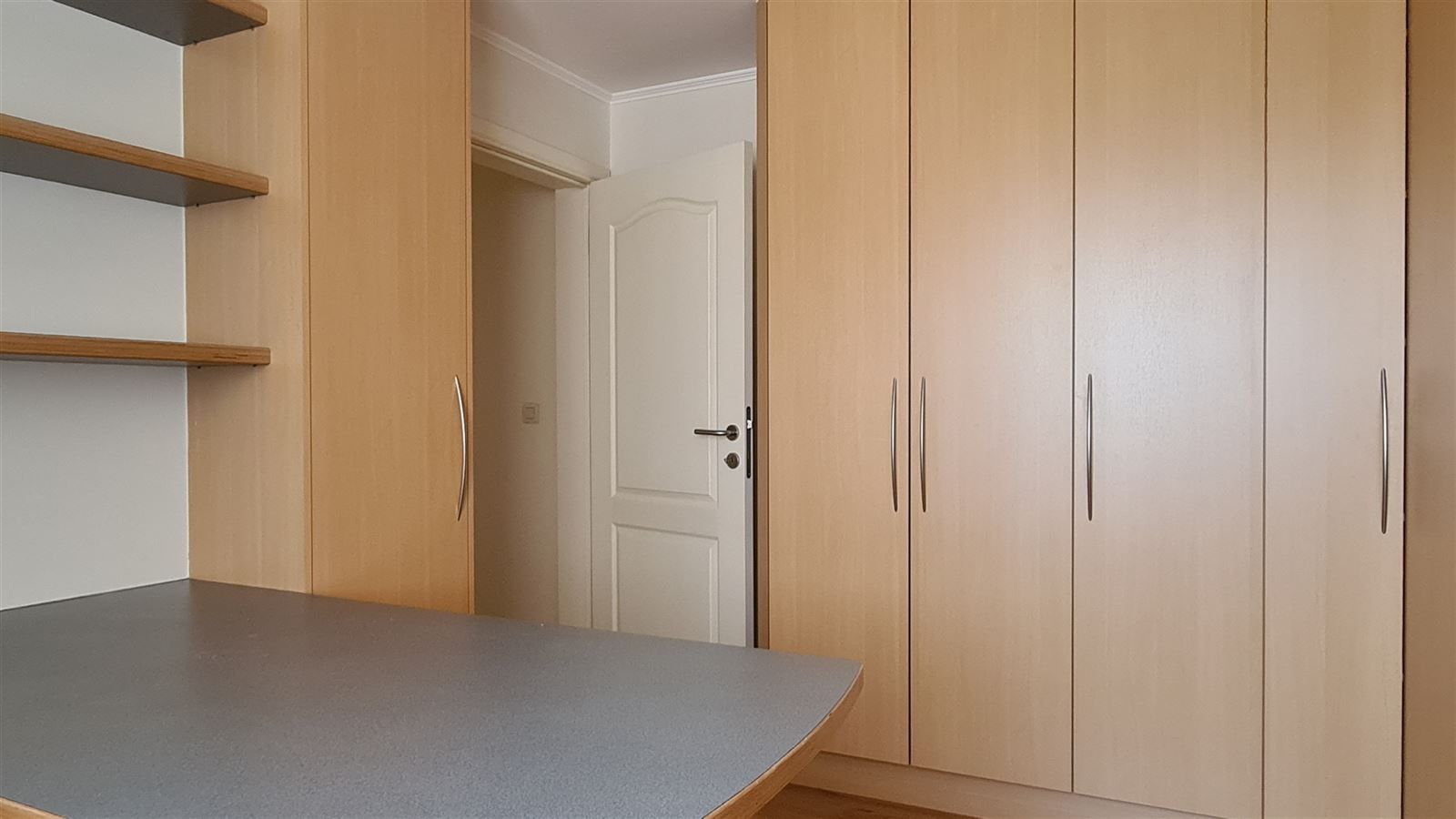 Ruim appartement in centrum Munsterbilzen foto 14