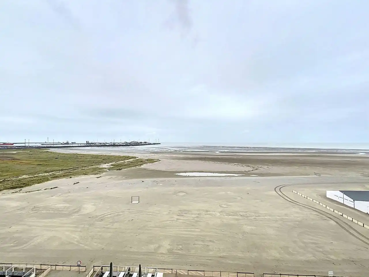 Zeedijk: aangenaam appartement met uitgestrekt zeezicht foto 4