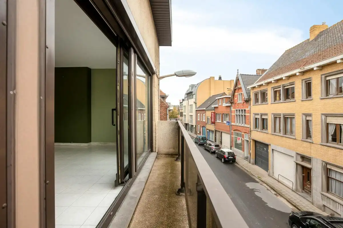 Instapklaar 2-kamerappartement in hartje Poperinge foto 17