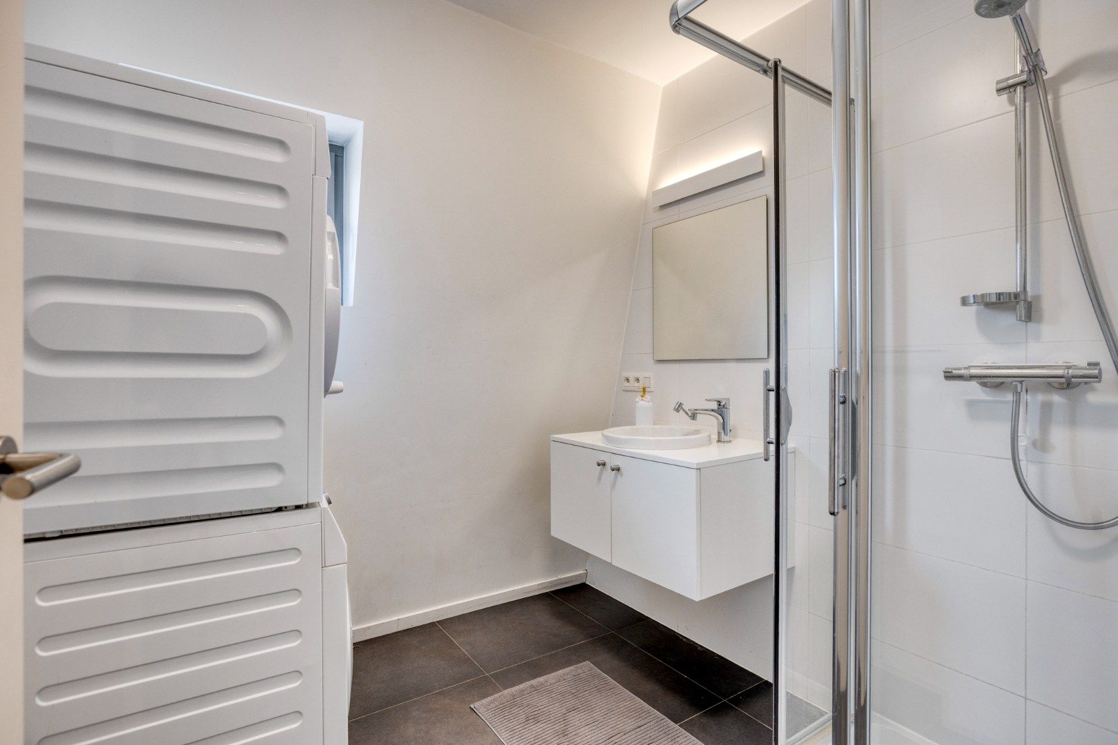 Mooi appartement met 2 slaapkamers in centrum Wevelgem! foto 15