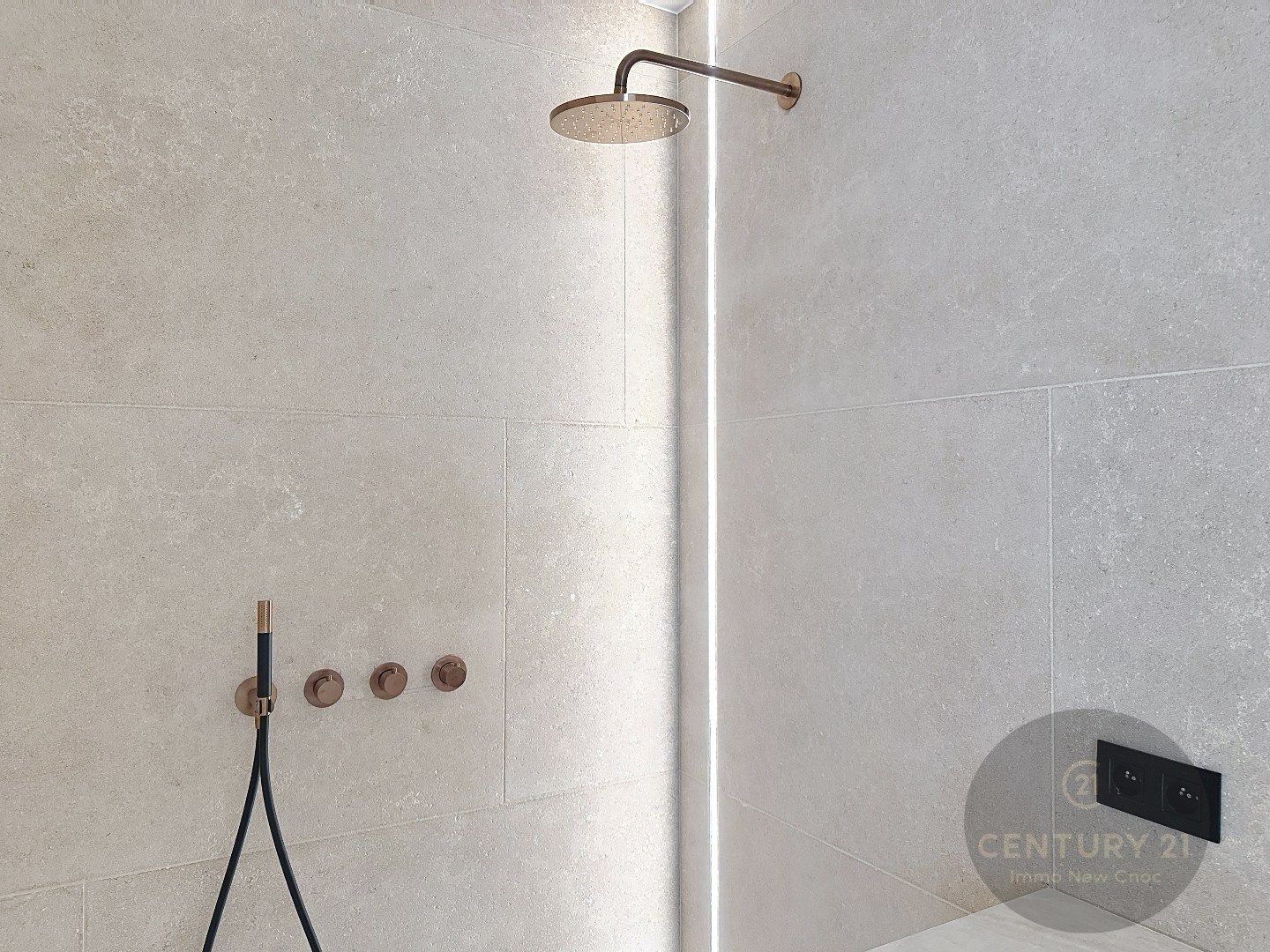 LUXUEUS tot in de detail afgewerkte nieuwbouw woning! foto 12