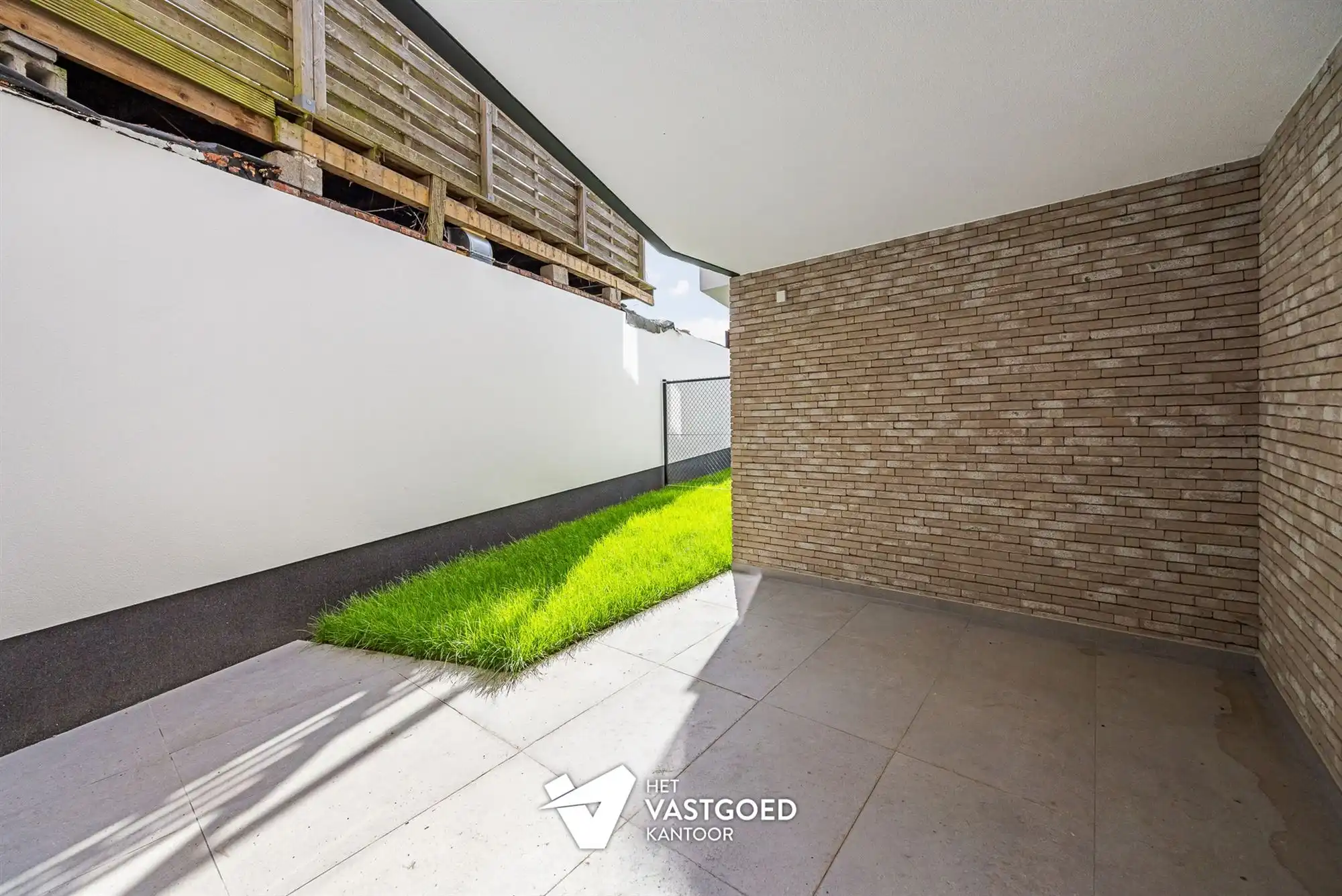 GELIJKVLOERS WONEN MET RUIM TERRAS (TUIN) - 6% BTW MOGELIJK! foto 17