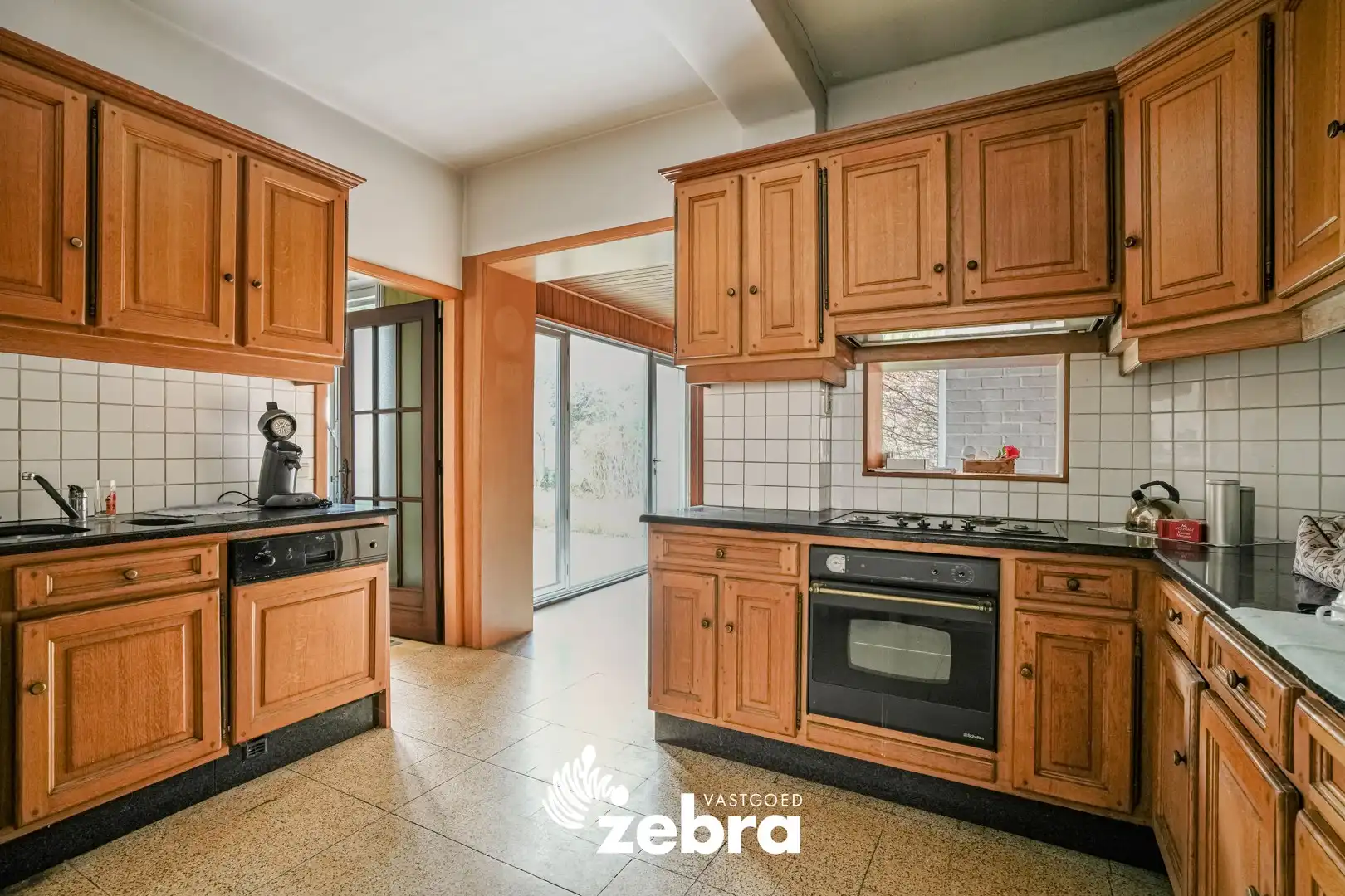 Statige woning met 4 slaapkamers en veel potentieel te centrum Tielt! foto 8