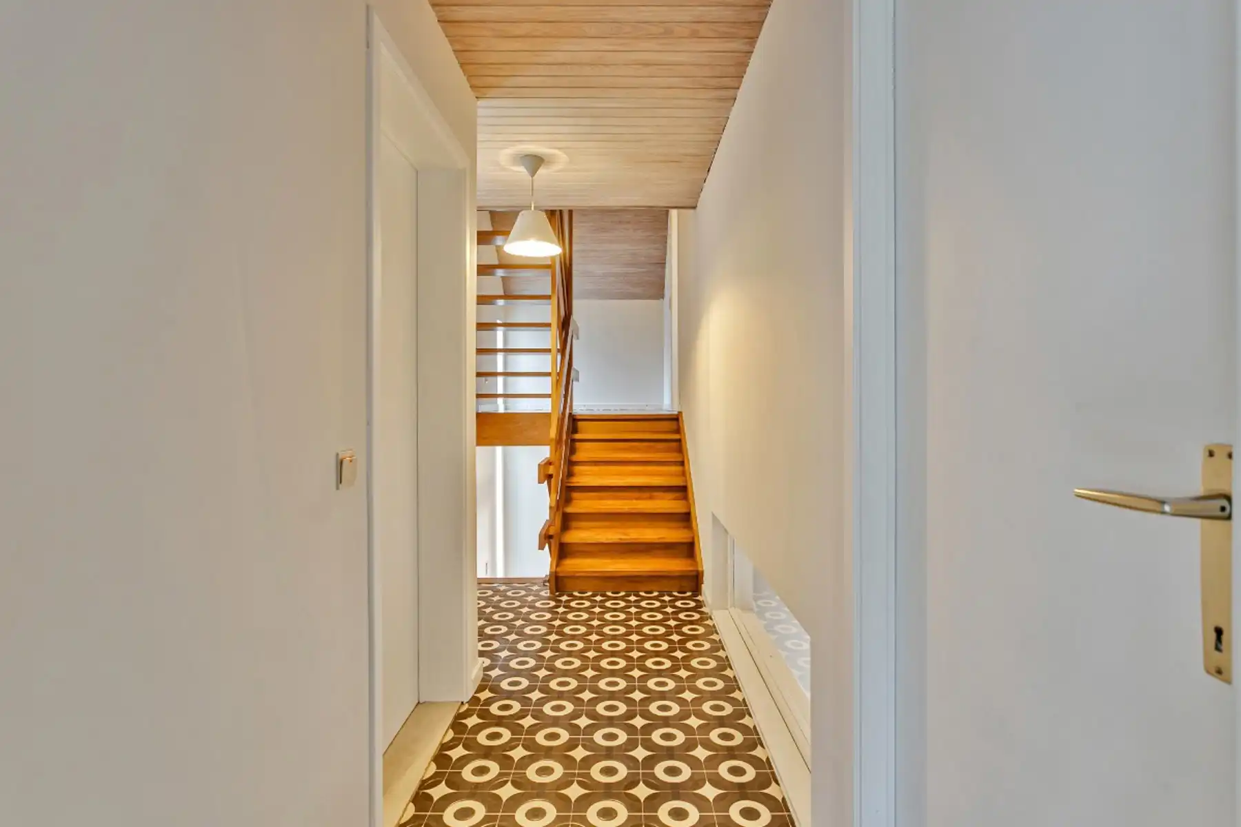 Ruime woning met 4/5 slpks op rustige ligging te Assebroek foto 9