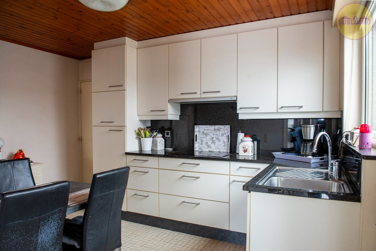 Gelijkvloerse woning met 3 slaapkamers op een perceel van 675m² nabij het centrum van Dessel. foto 4