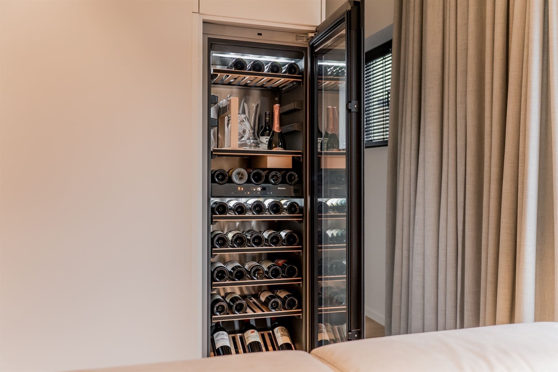 Exclusief gelijkvloers appartement met privétuin in prestigieus project The Crown Knokke foto 8