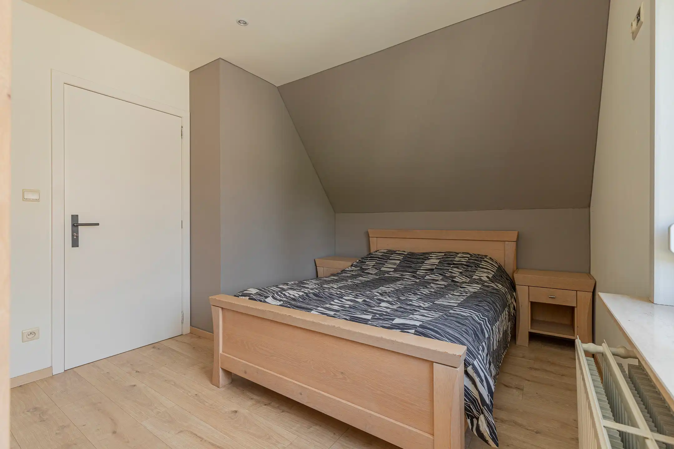 RONSE - Instapklare woning met  3 slpks en mooie tuin foto 13