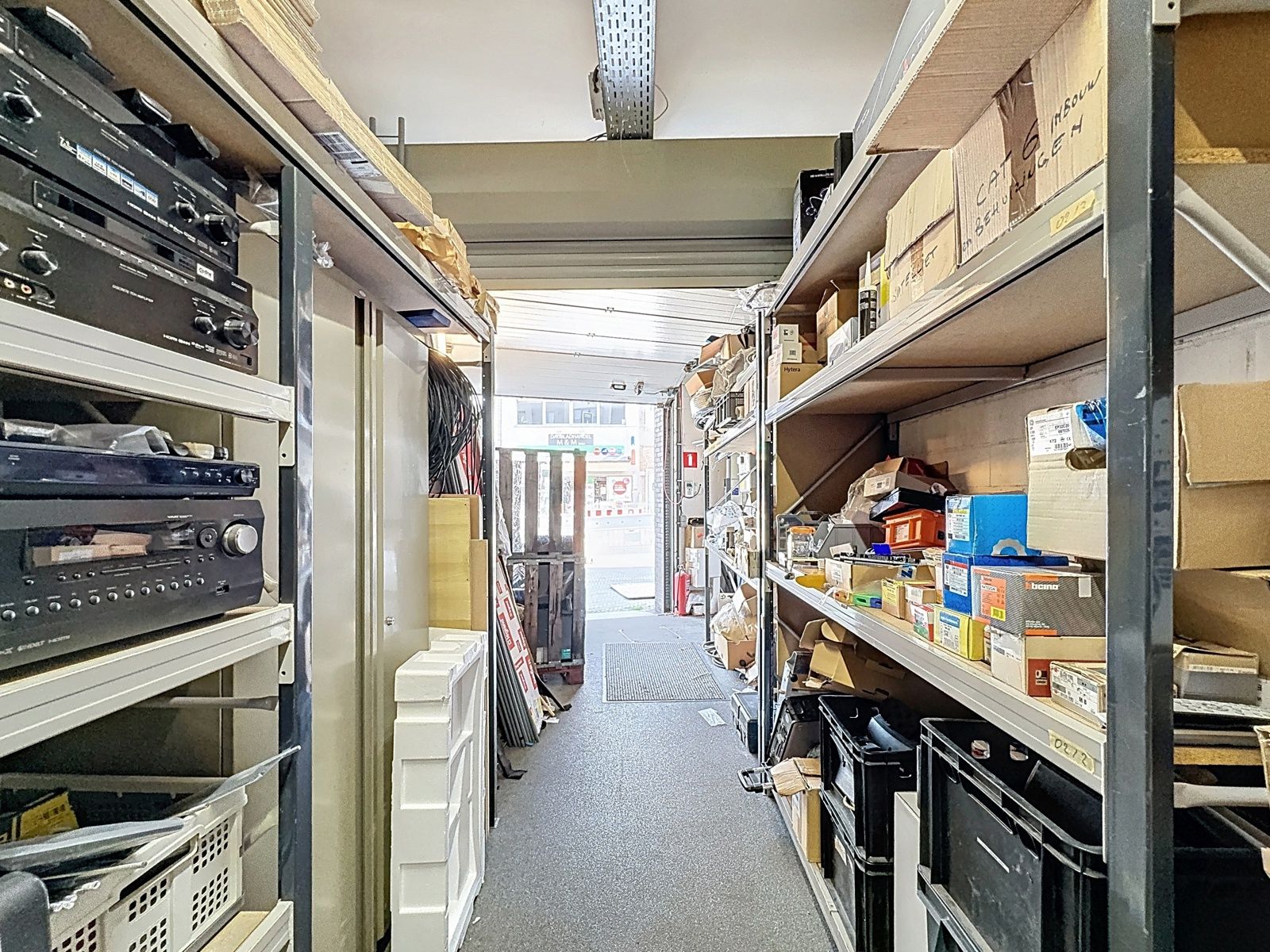 Commercieel Pand met Grote Visibiliteit vlakbij Bredabaan foto 21