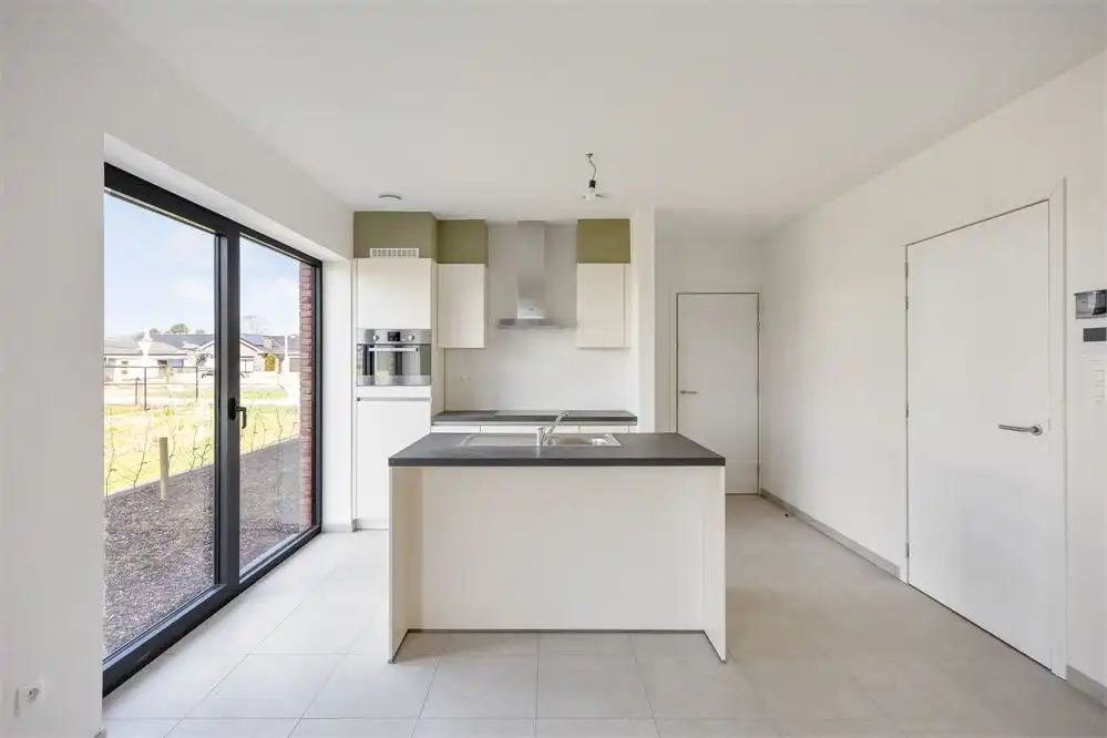 Compact comfort met royaal terras! foto 3