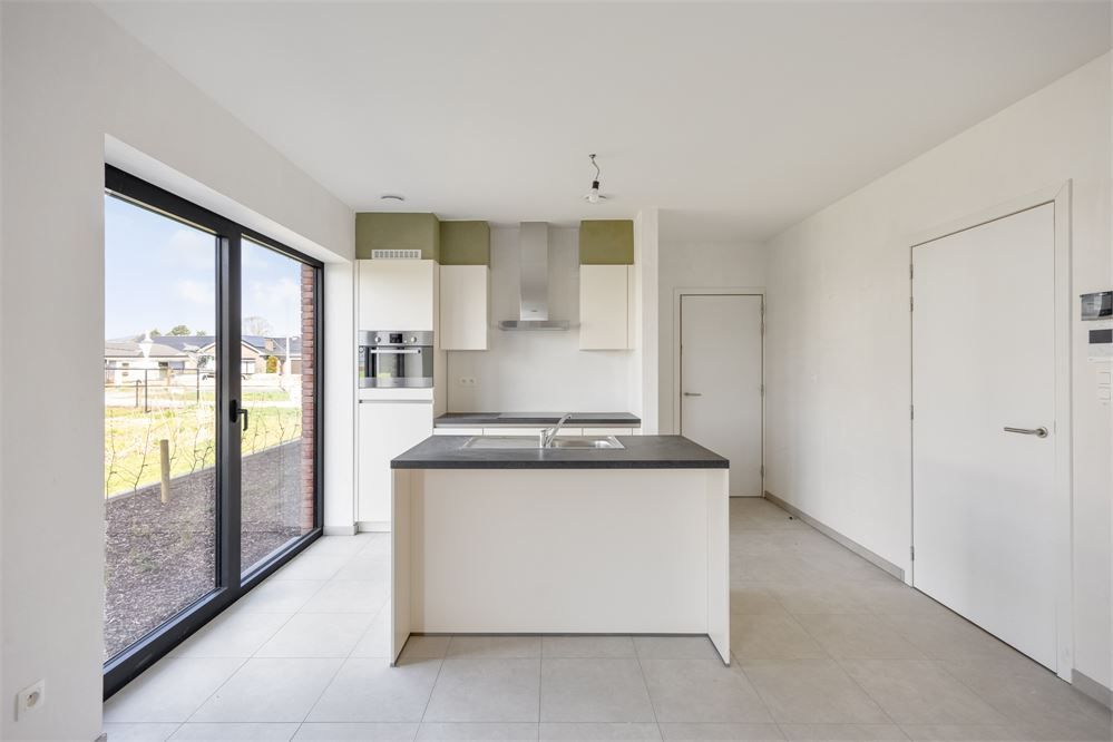 Compact comfort met royaal terras! foto 3