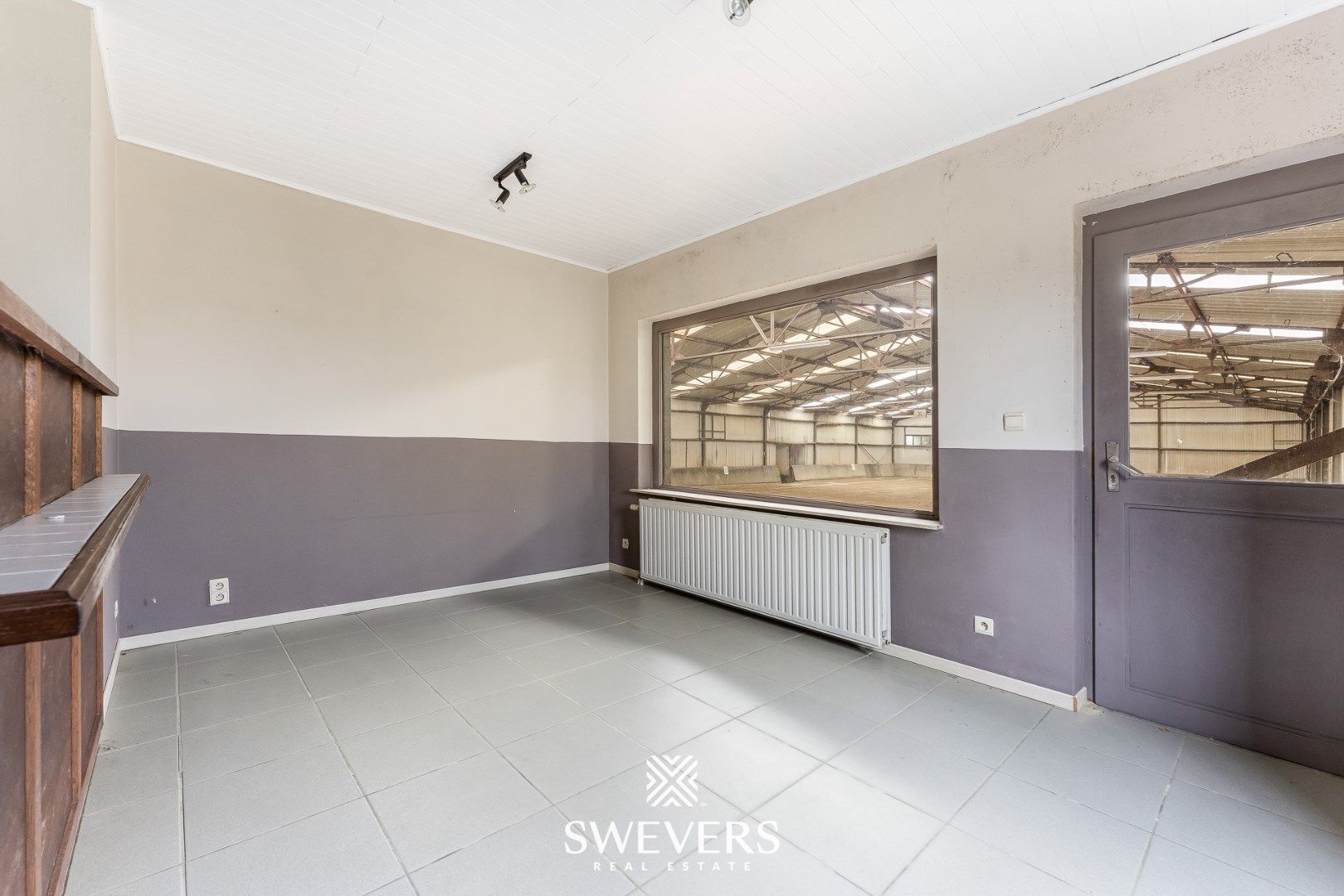 Groot sportgebouw met woonst op een perceel van 77a 60ca (of herverkaveling) foto 12