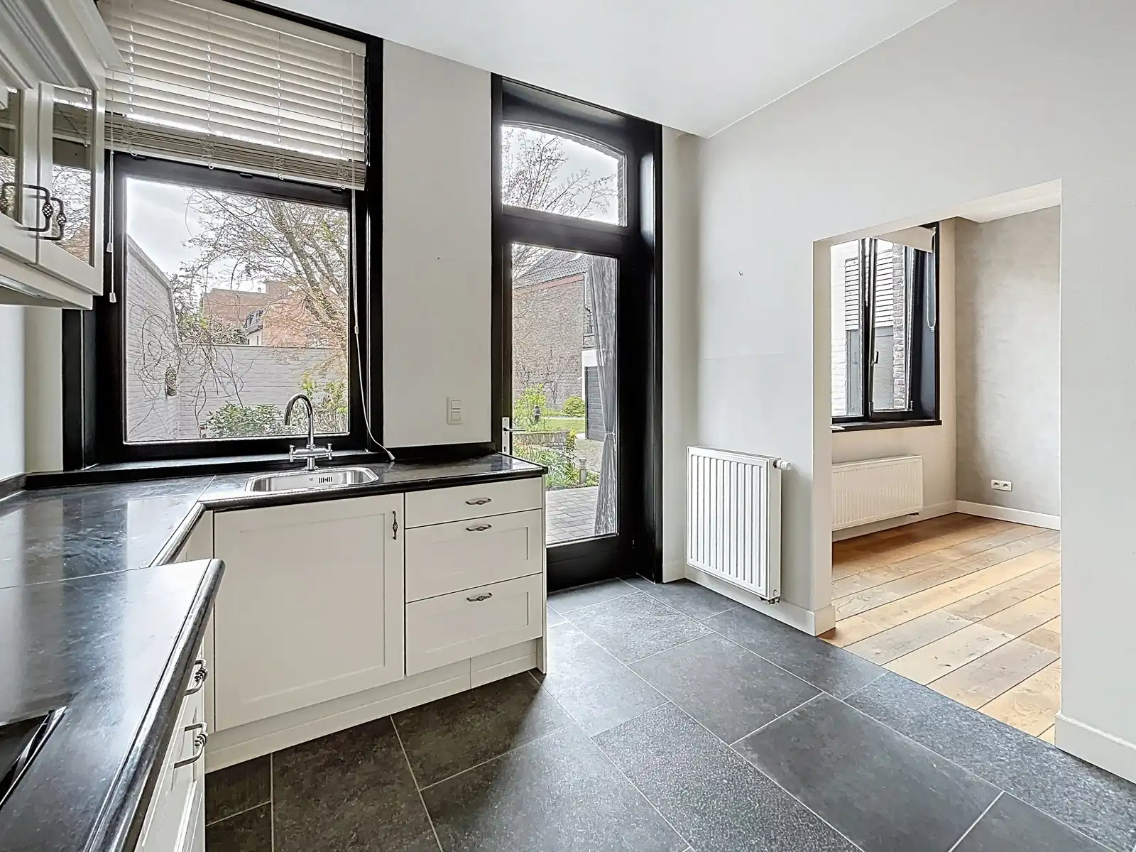 Authentieke woning met 2 slaapkamers in centrum Bree.  foto 8