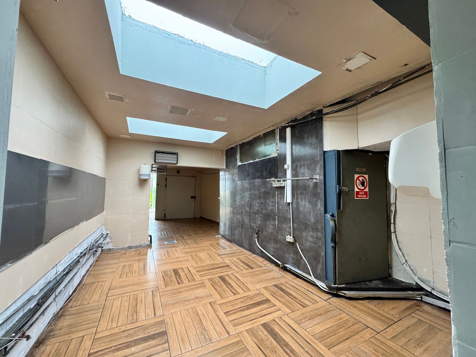 Te huur handelspand in het centrum van Wilrijk  foto 6