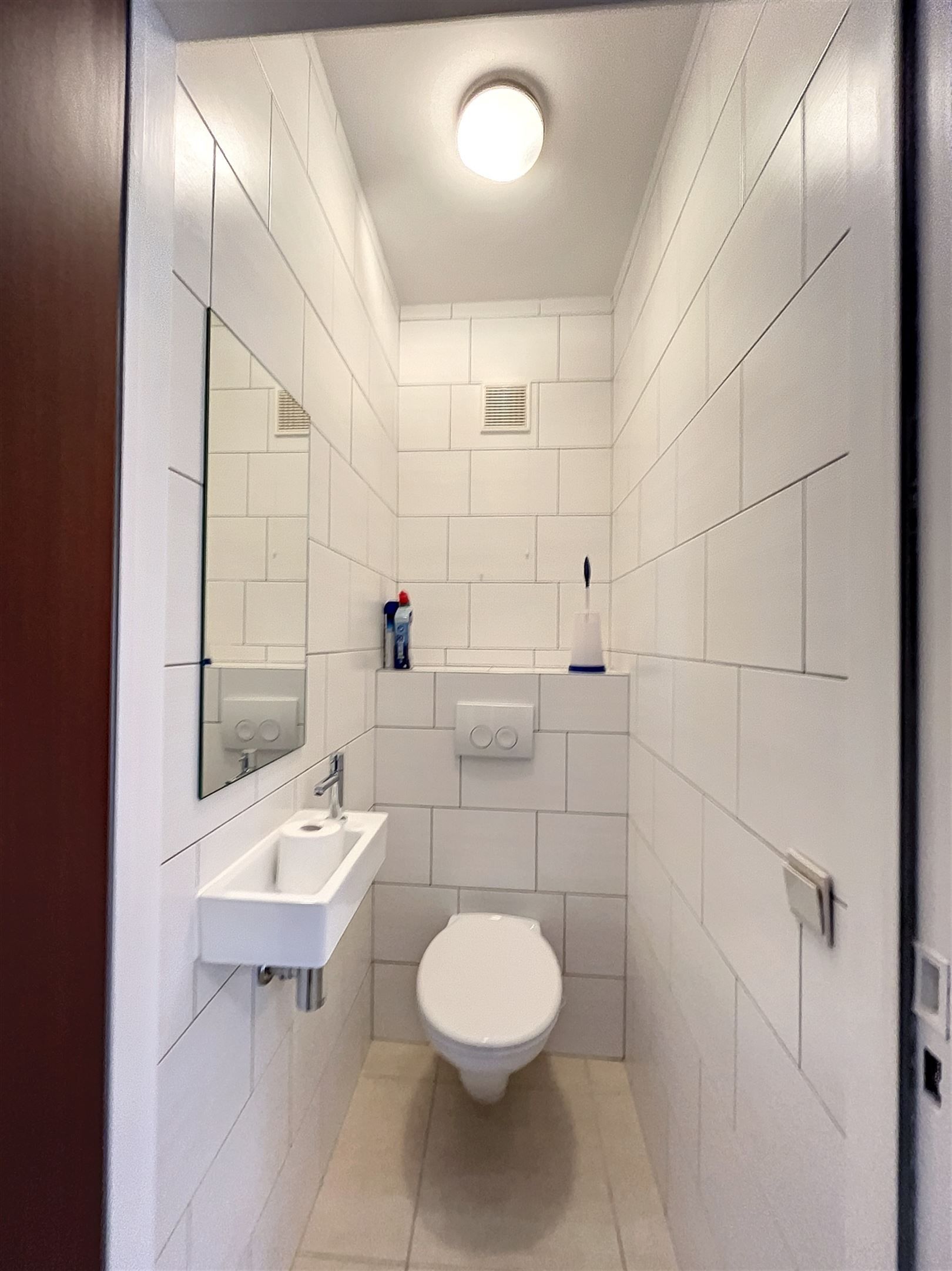 Centraal gelegen, instapklaar twee slaapkamer appartement foto 10