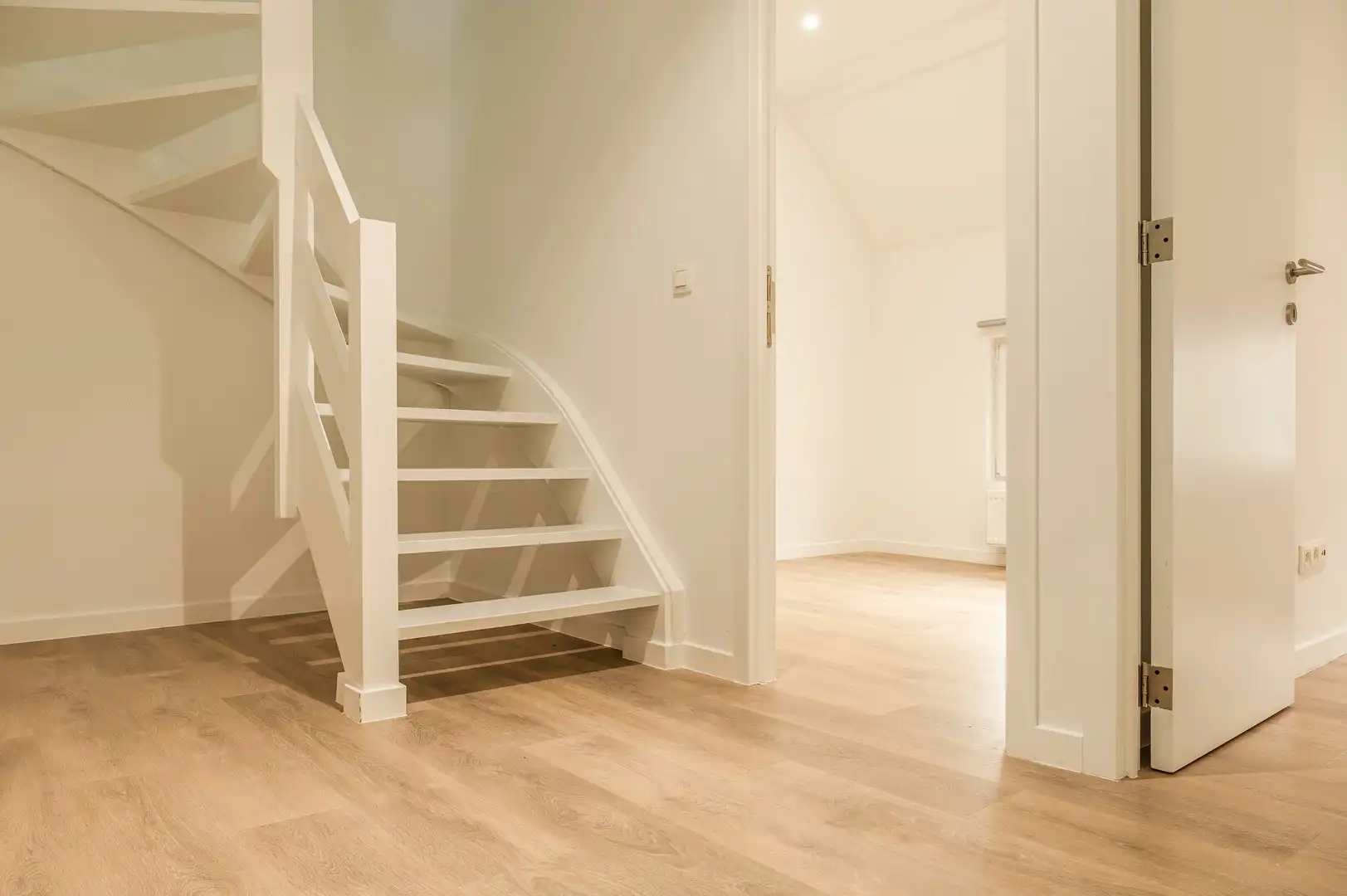 Ruime gezinswoning met 4 slaapkamers en stadstuin in Burcht! foto 11