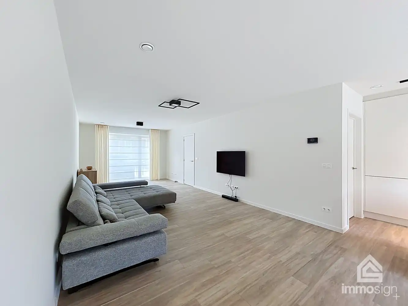 Lichtrijke woning met 3 volwaardige slaapkamers te Pelt! foto 11
