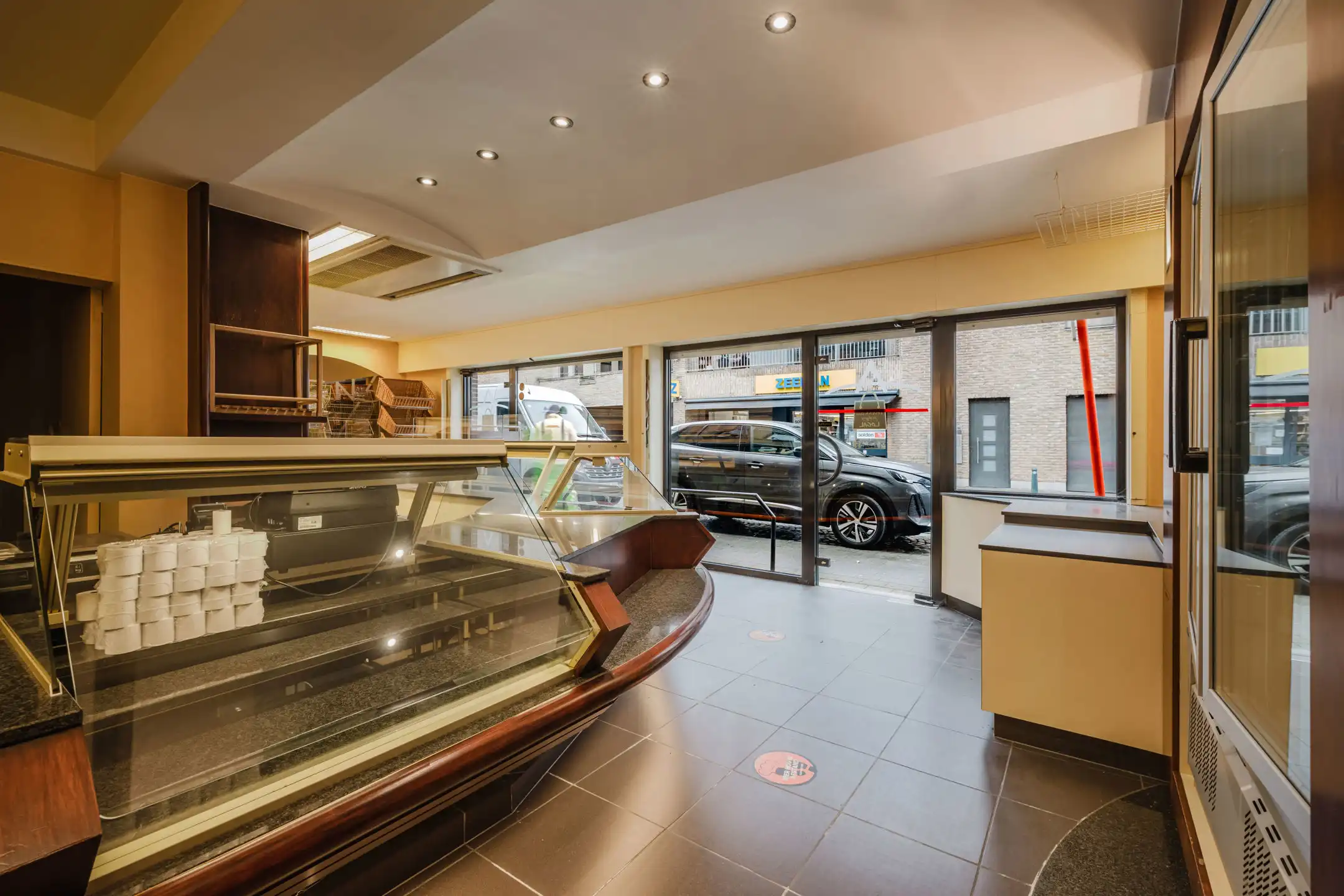 Woning met commerciële ruimte op top ligging in Deerlijk foto 5