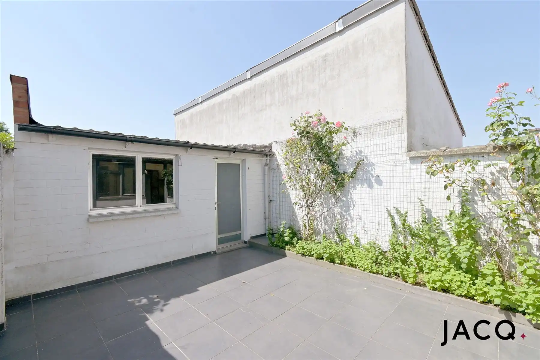 Te renoveren woning met 4 slpk's, terras (25m²) en garage! foto 24