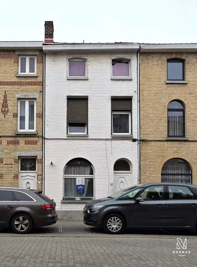 Hoofdfoto van de publicatie: Woning met 4 slaapkamers in de Elfde Julilaan te Kortrijk