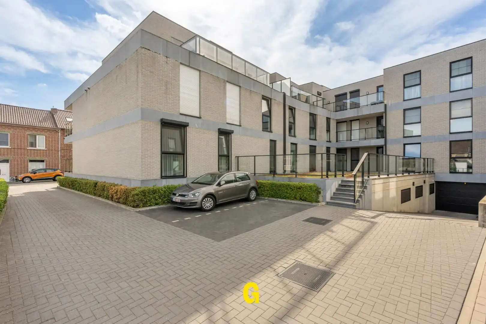 Knap ingericht gelijkvloersappartement met kelder en standplaats vlak bij het centrum foto 27