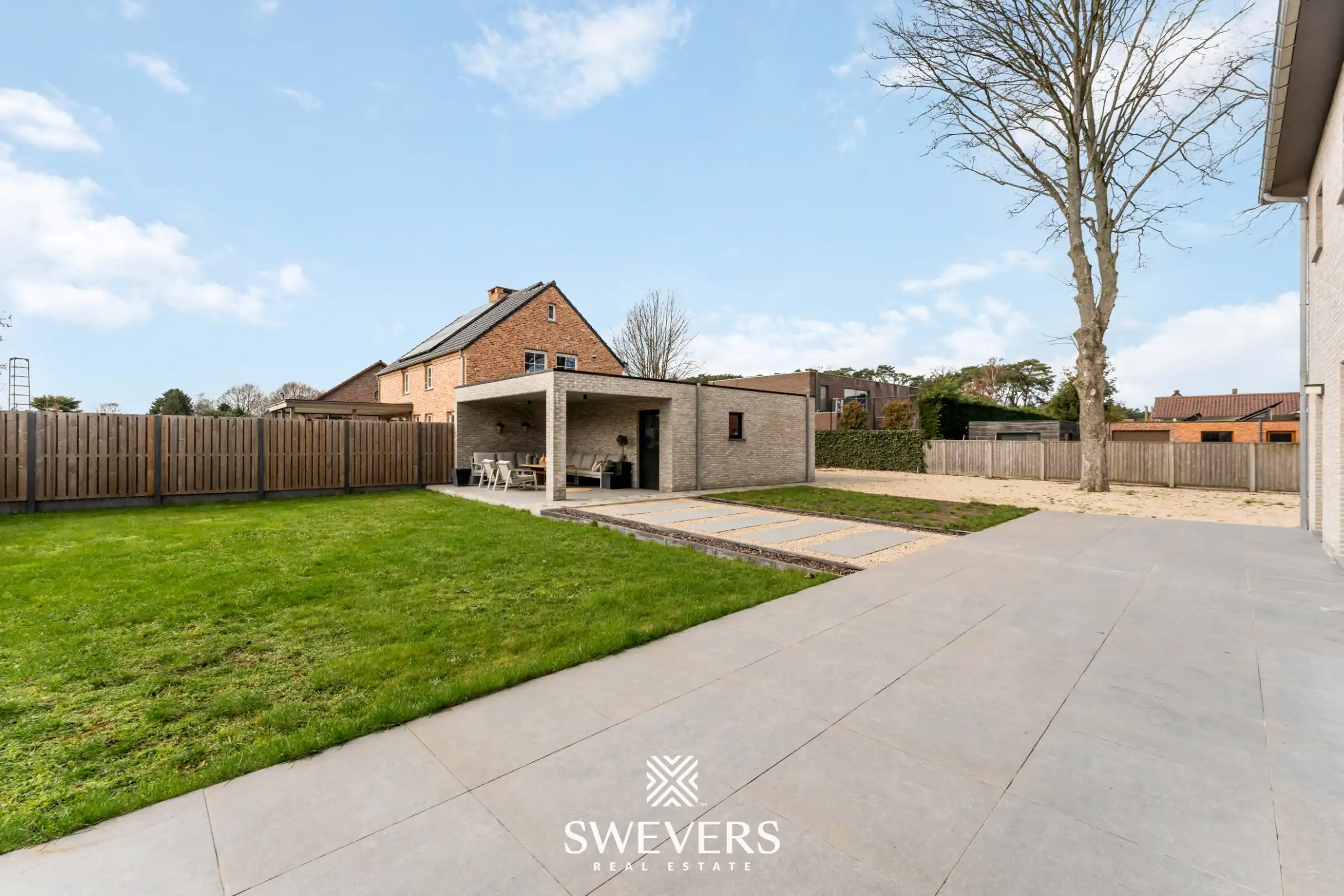 Imposante BEN-villa met luxe-afwerking foto 38