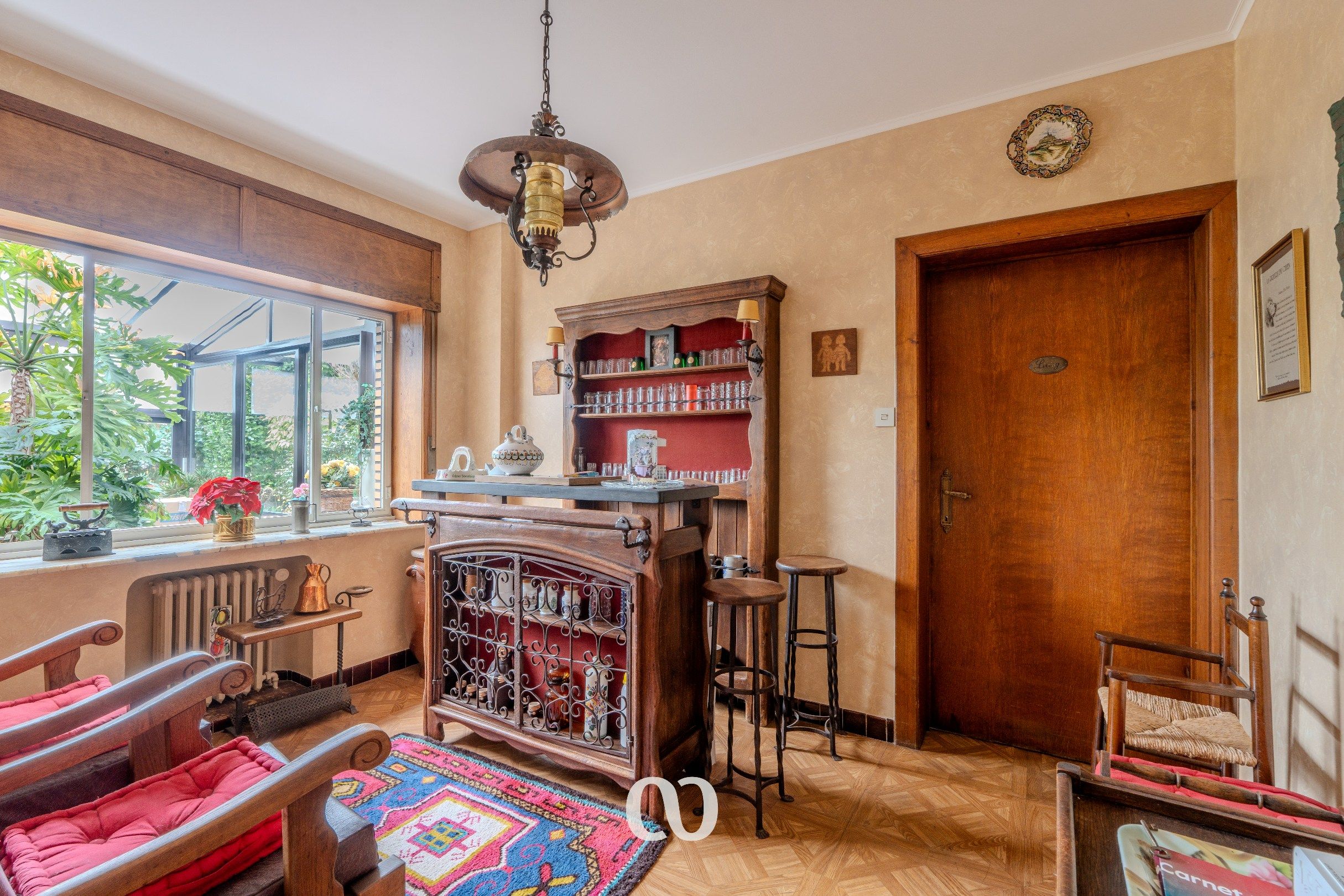 Zeer grote karaktervolle woning in art-deco stijl met tal van mogelijkheden foto 3