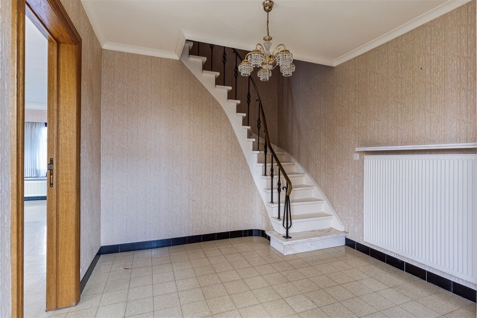 Statige te renoveren woning in Eine foto 4