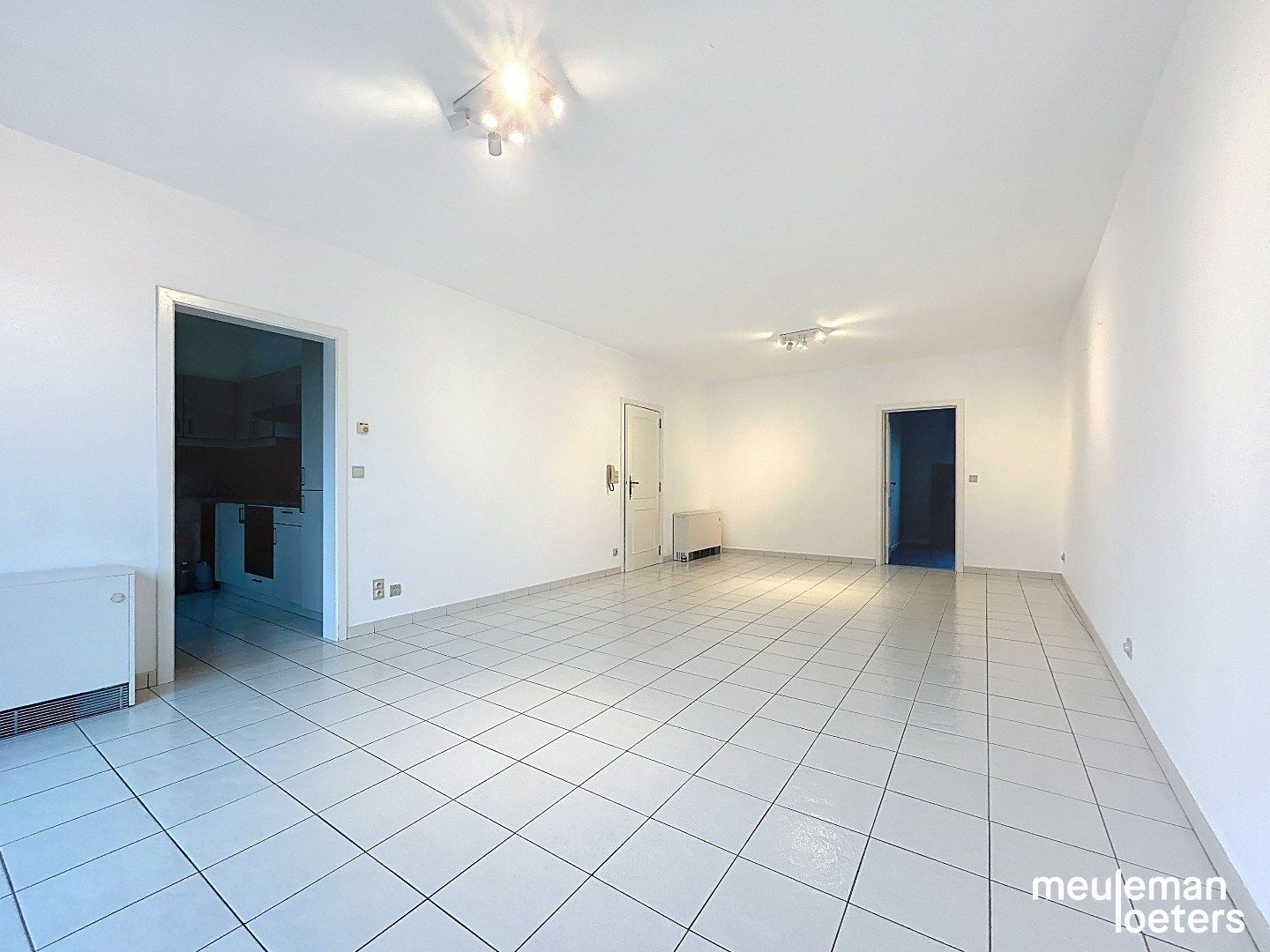 luchtig appartement met garage foto {{pictureIndex}}