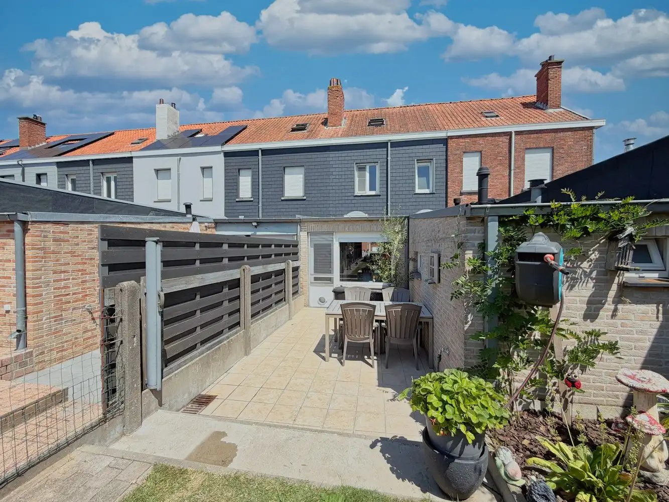 Instapklare gezinswoning (3 slpks) met tuin + 2x garage foto 15