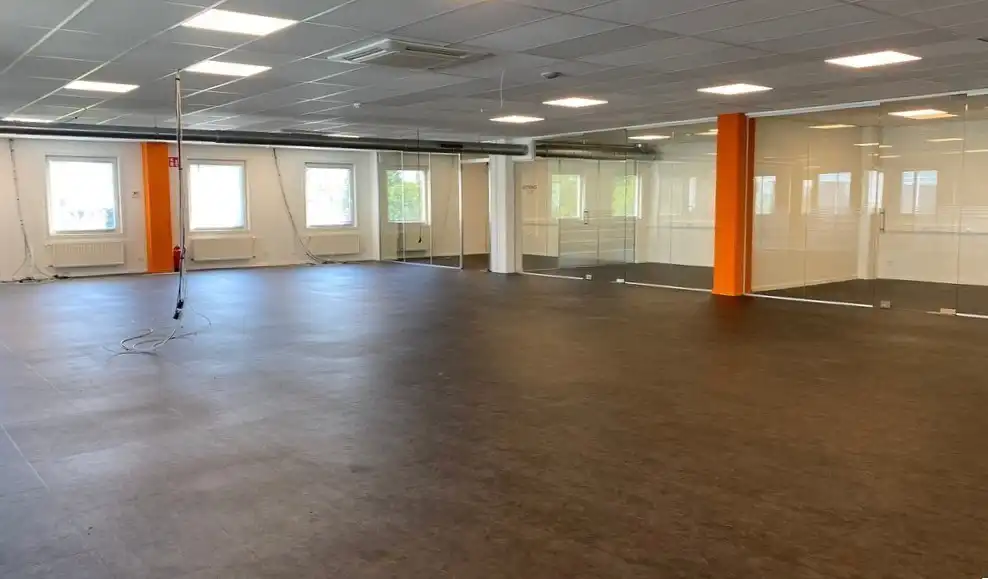 Ingedeeld kantoorverdiep te huur nabij N47 in Lokeren foto 16