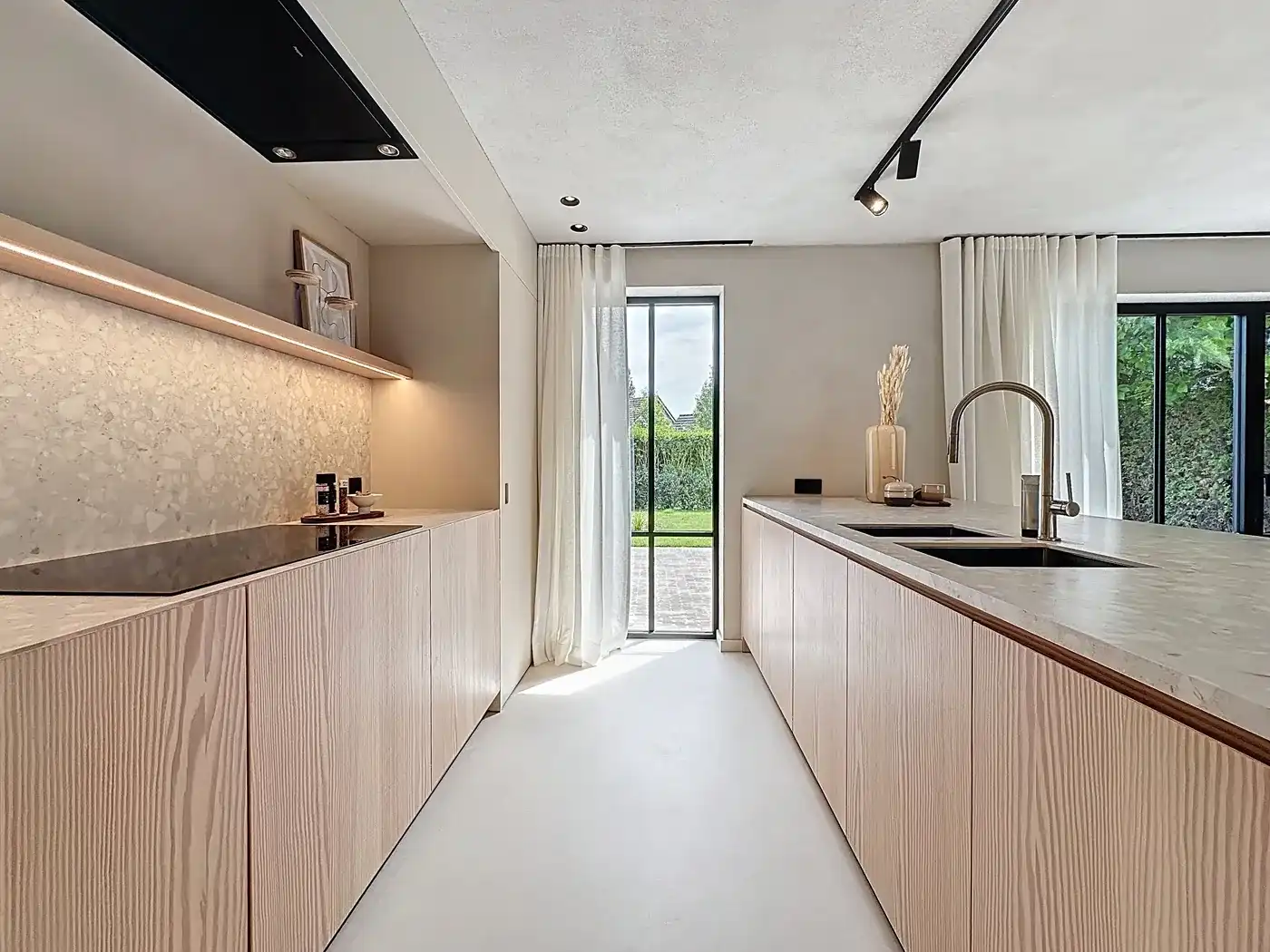 Zeer stijlvol afgewerkte en instapklare woning te Retranchement. foto 13