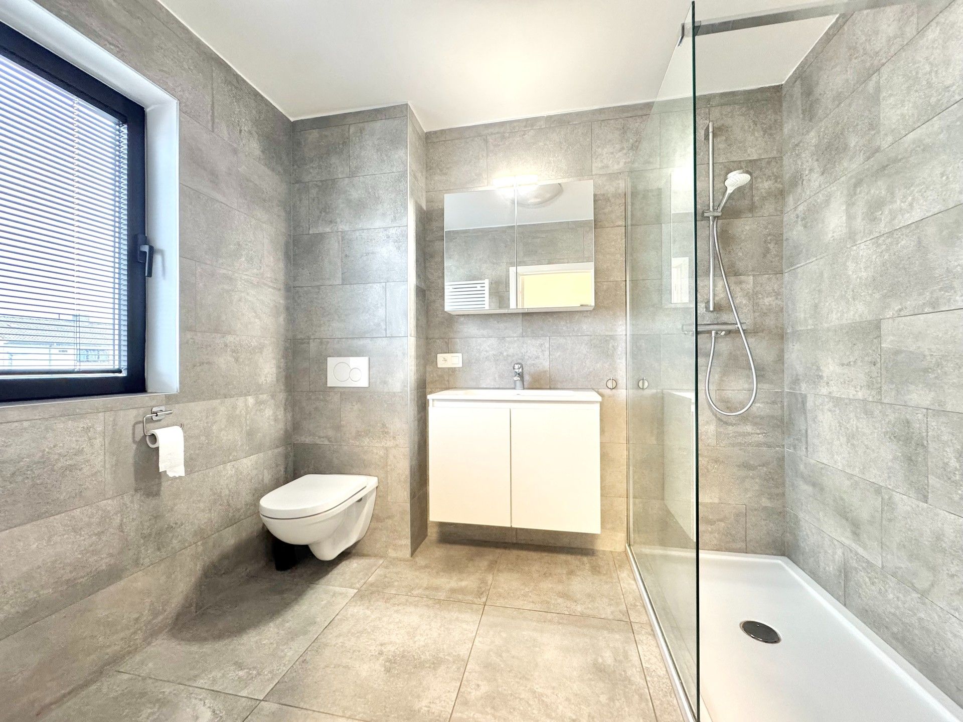 GERENOVEERDE WONING MET TUIN & GARAGE foto 23