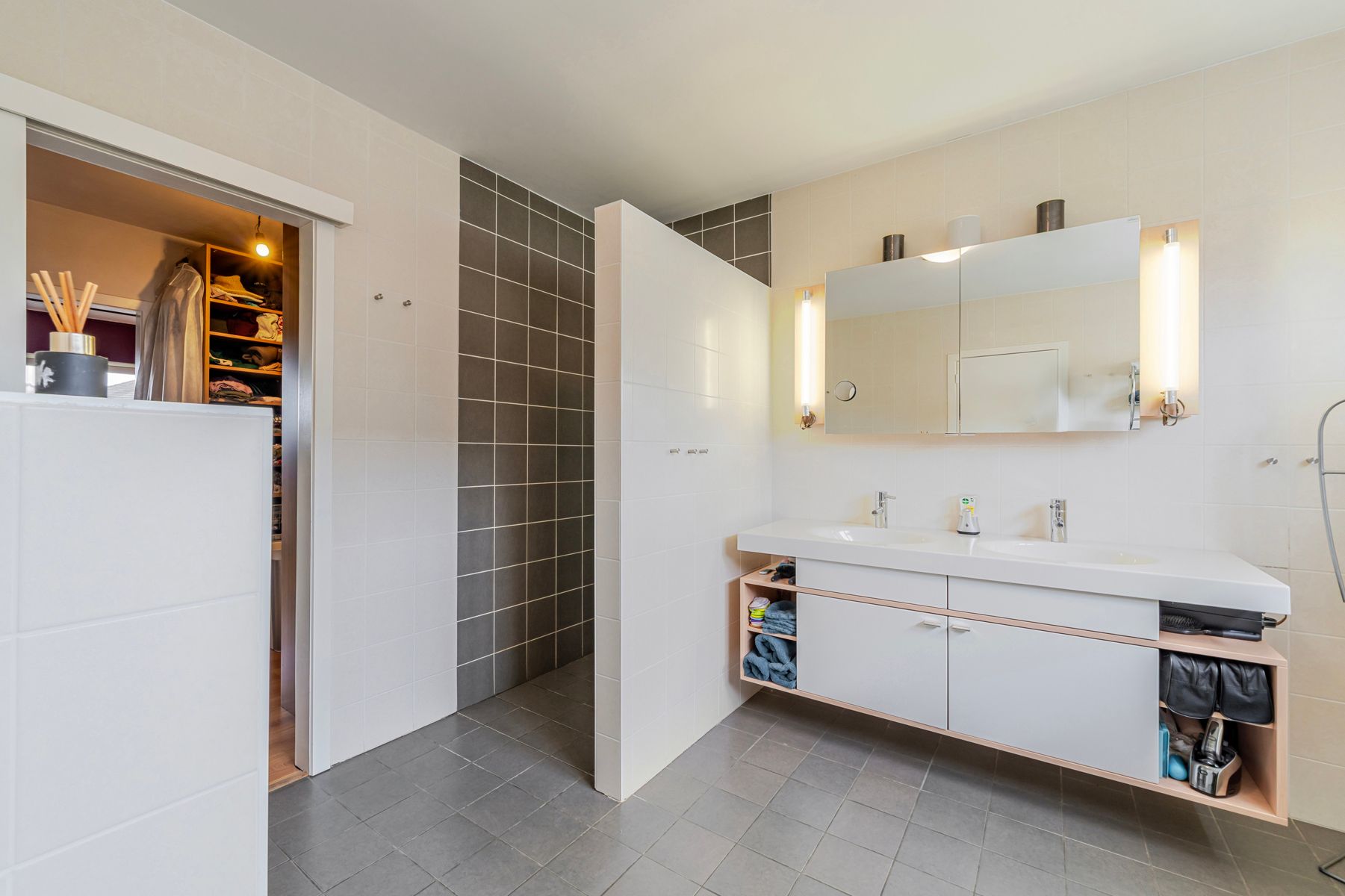 Instapklare woning in rustige wijk  foto 13