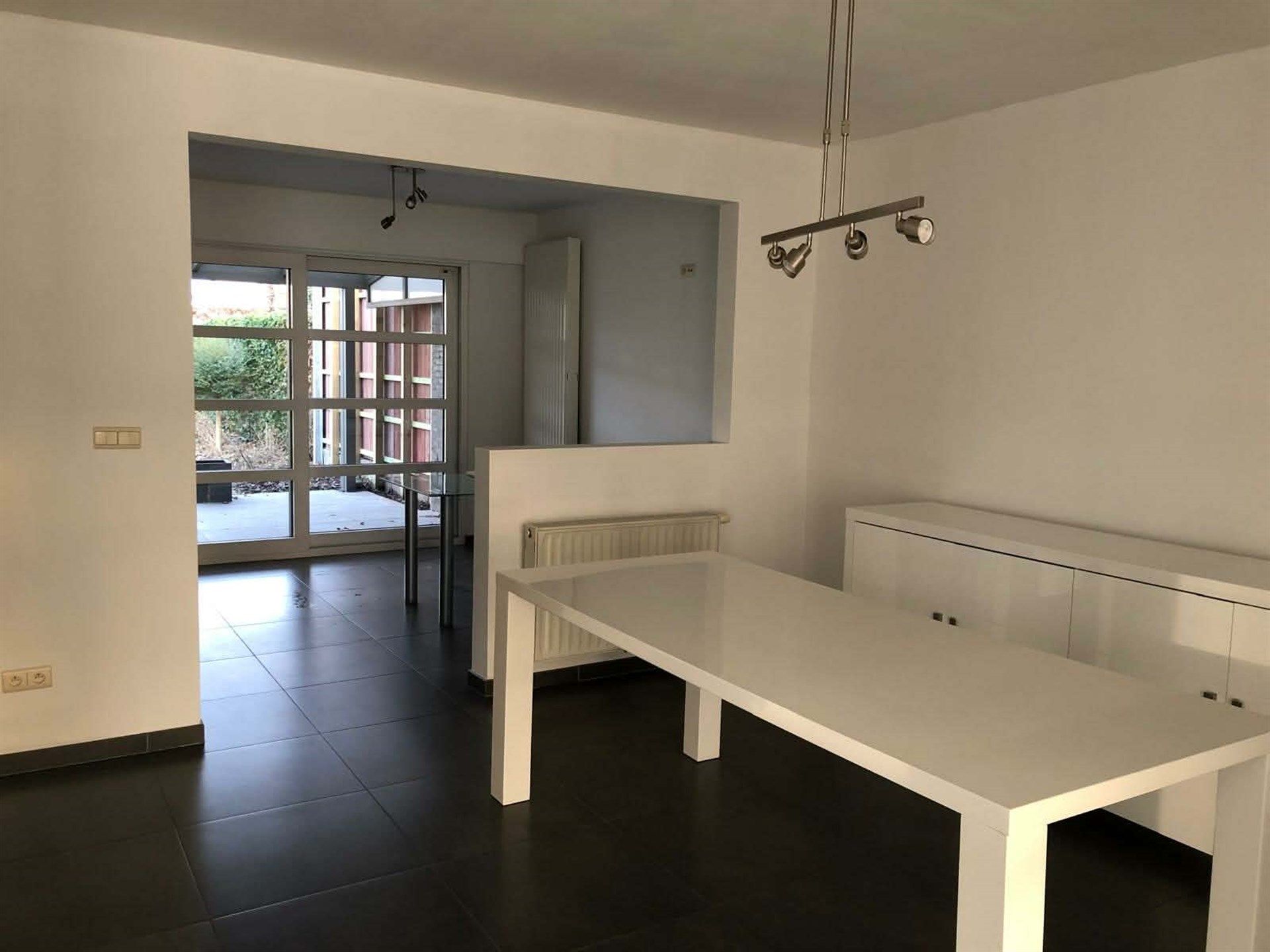 recente halfopen bebouwing met 4 slaapkamers te Temse foto 7