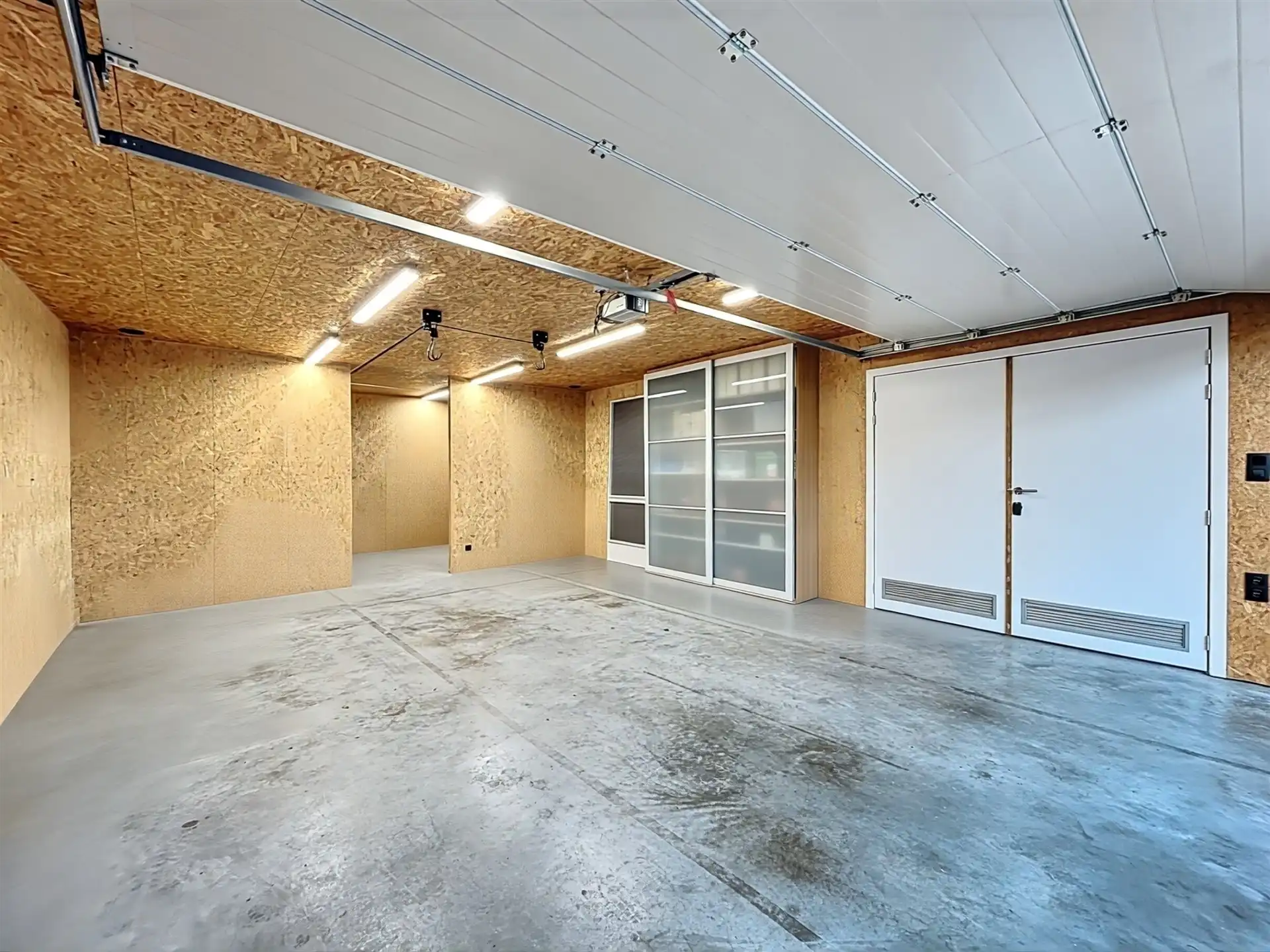 Energiezuinige gezinswoning met 5 slaapkamers dubbele garage  en bijgebouw op perceel van 511m² foto 27