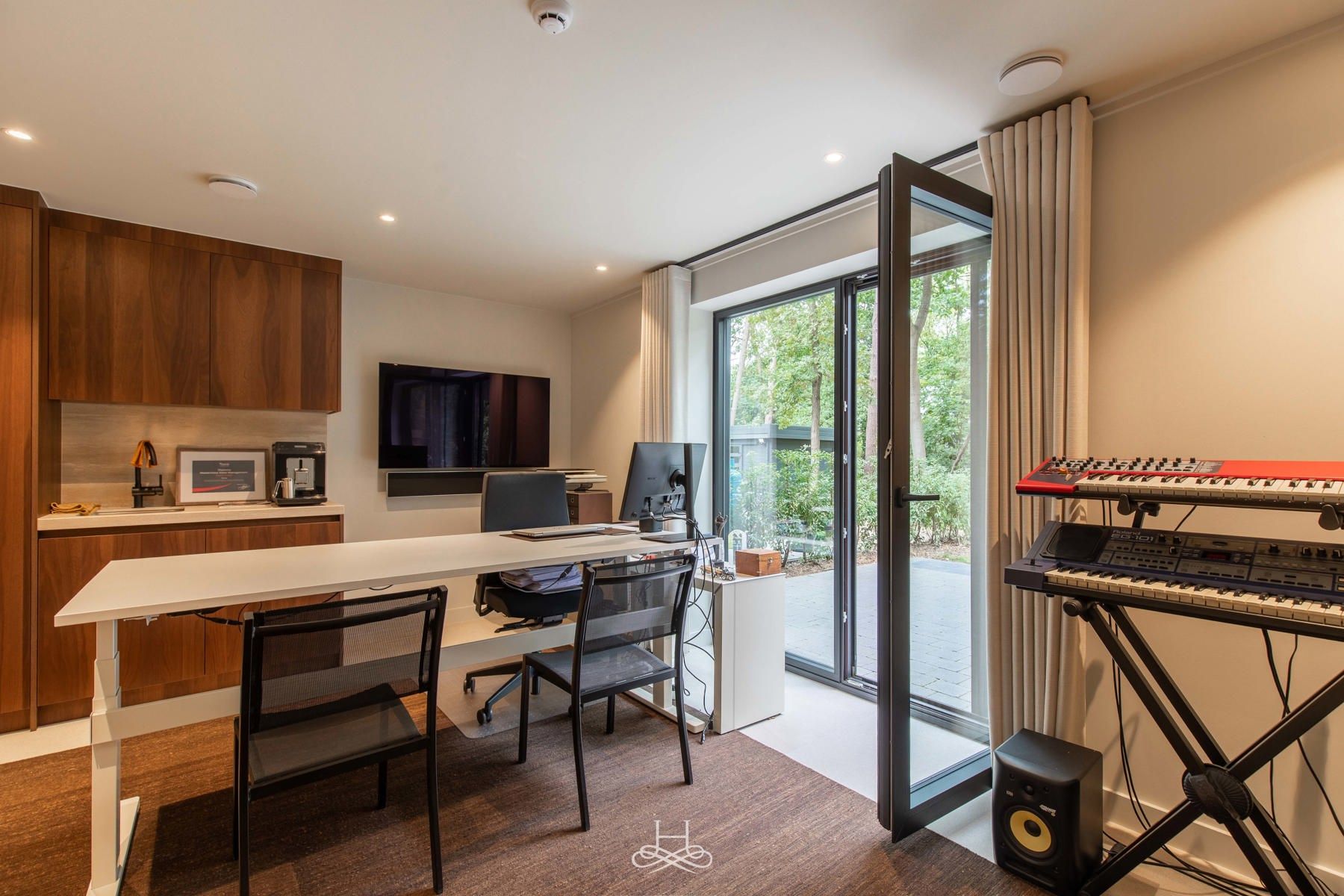 Luxueus villa appartement met riant dakterras en tuin foto 30