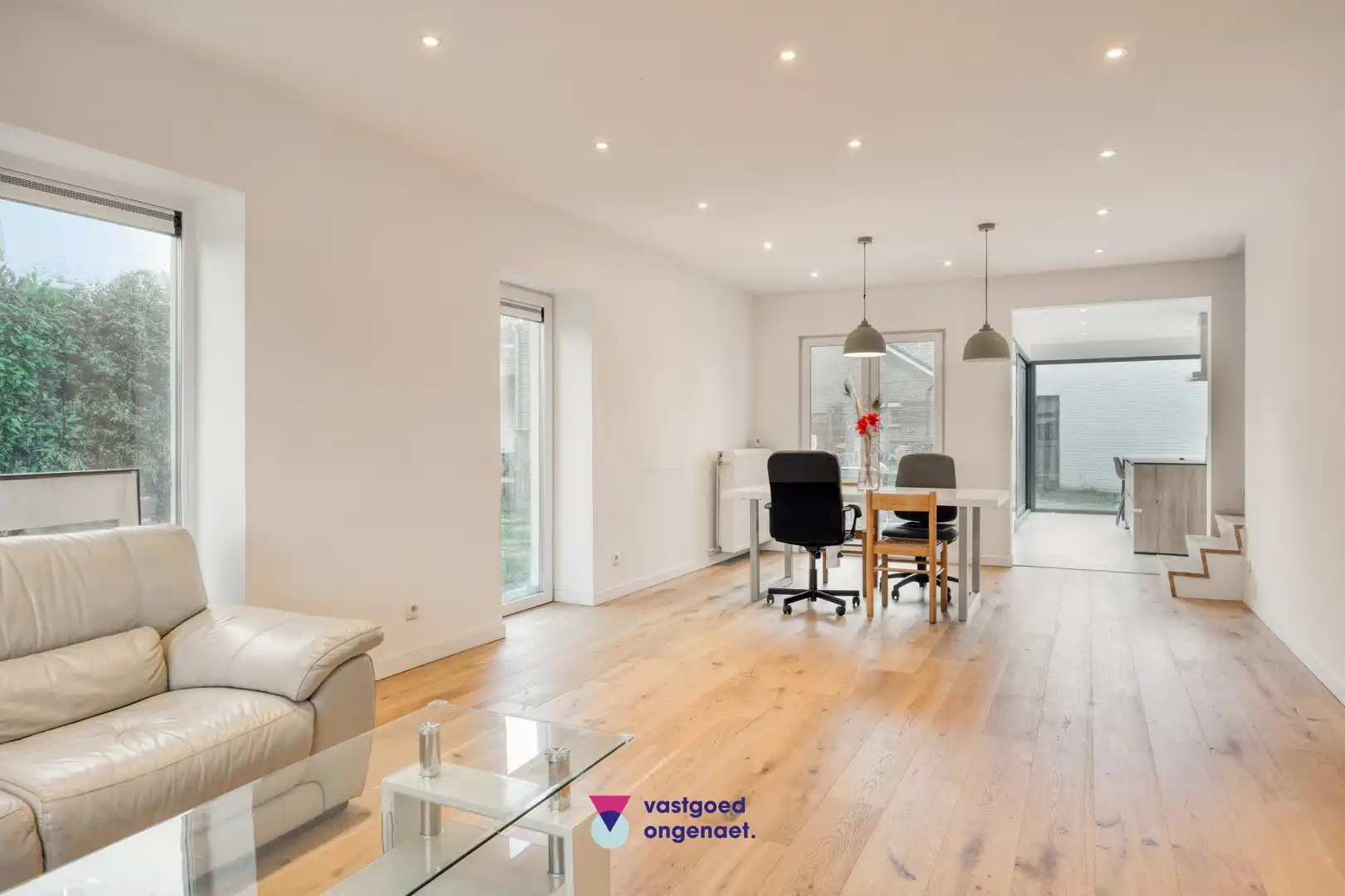 Instapklare, gerenoveerde open bebouwing op toplocatie in Oostakker foto 3