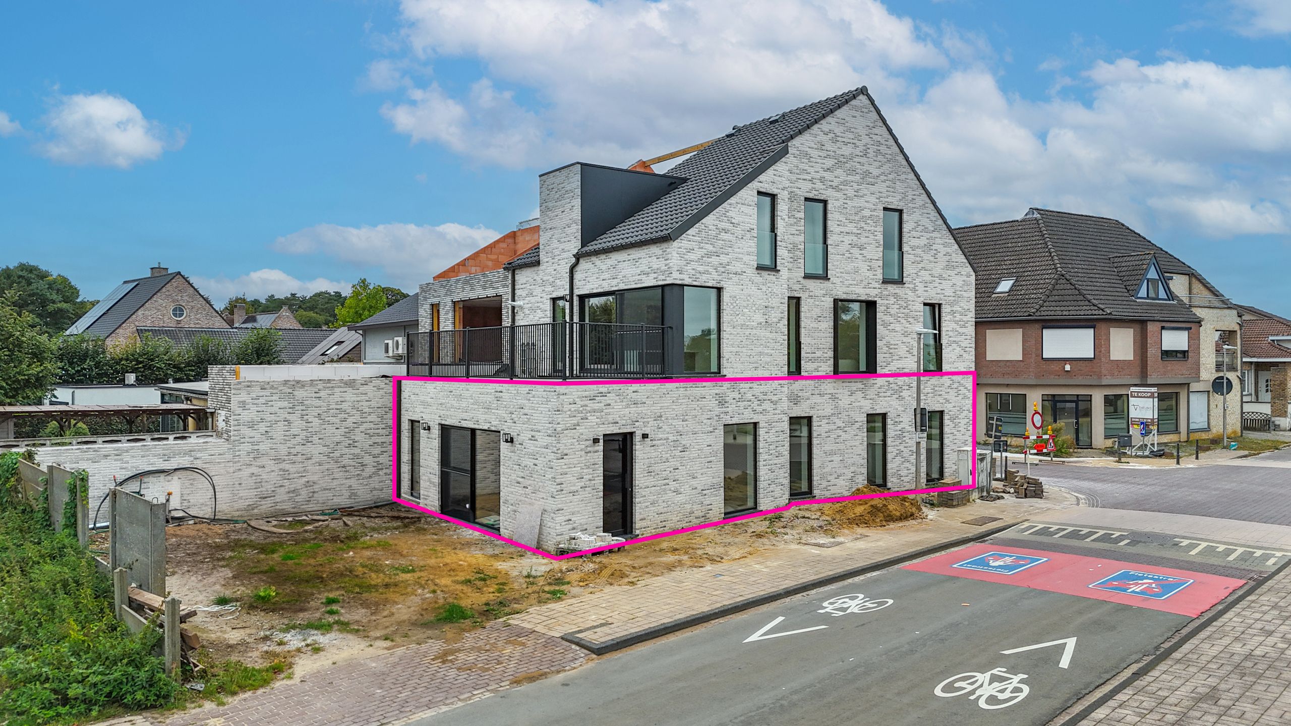 Nieuwbouwappartement met 3 slaapkamers en tuin! foto 32
