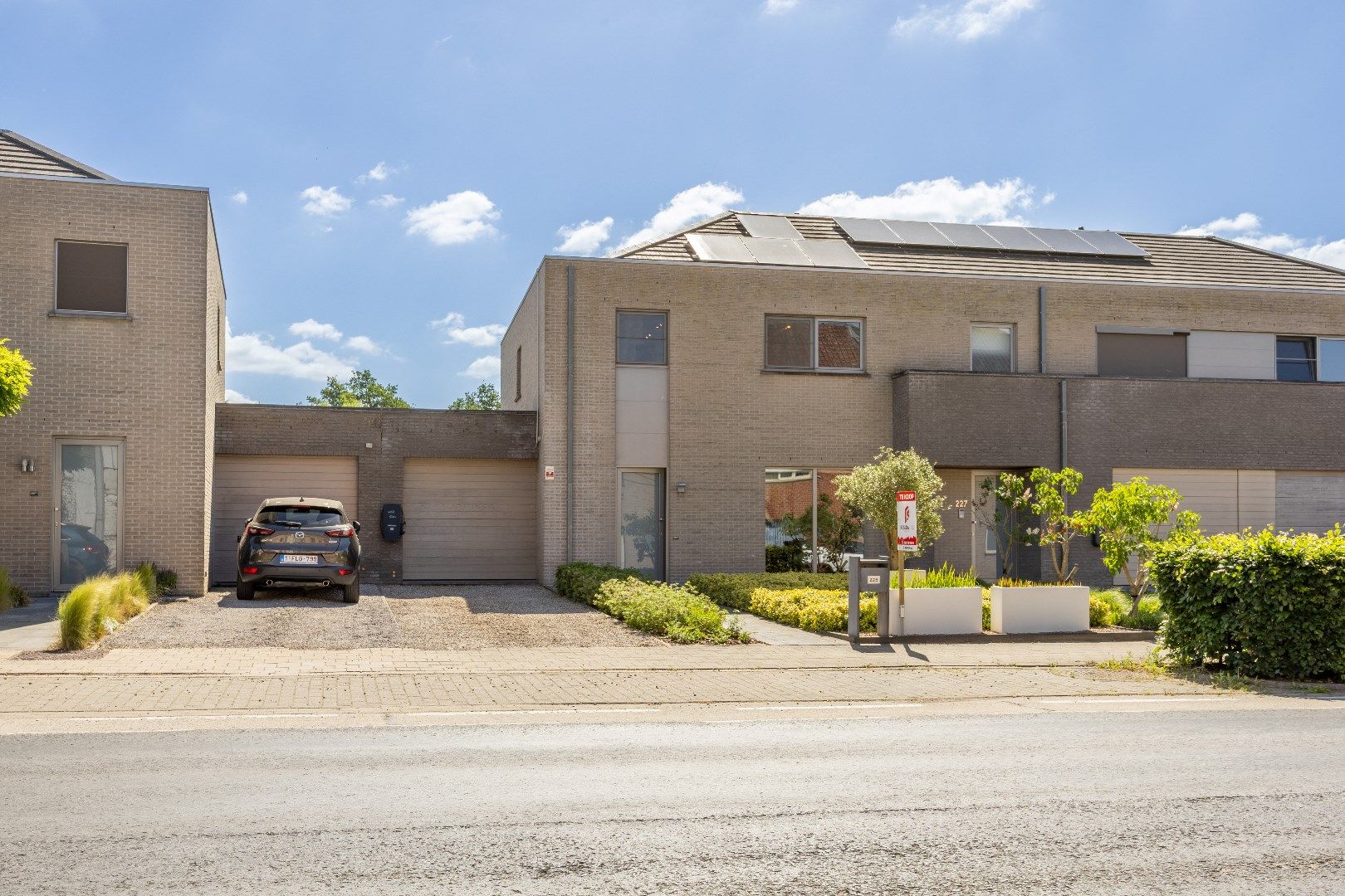 RUIME, KLASSEVOLLE EN ENERGIEZUINIGE WONING  foto {{pictureIndex}}